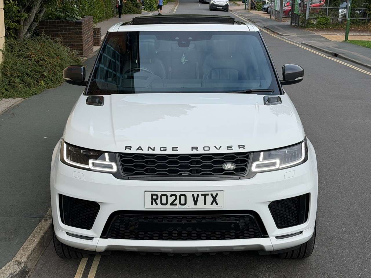 A 2020 LAND ROVER RANGE ROVER SPORT 3.0 SD V6 Autobiography Dynamic SUV 5dr Diesel Auto 4WD Euro 6 (s/s) (306 p A 2020 LAND ROVER RANGE ROVER SPORT 3.0 SD V6 Autobiography Dynamic SUV 5dr Diesel Auto 4WD Euro 6 (s/s) (306 p