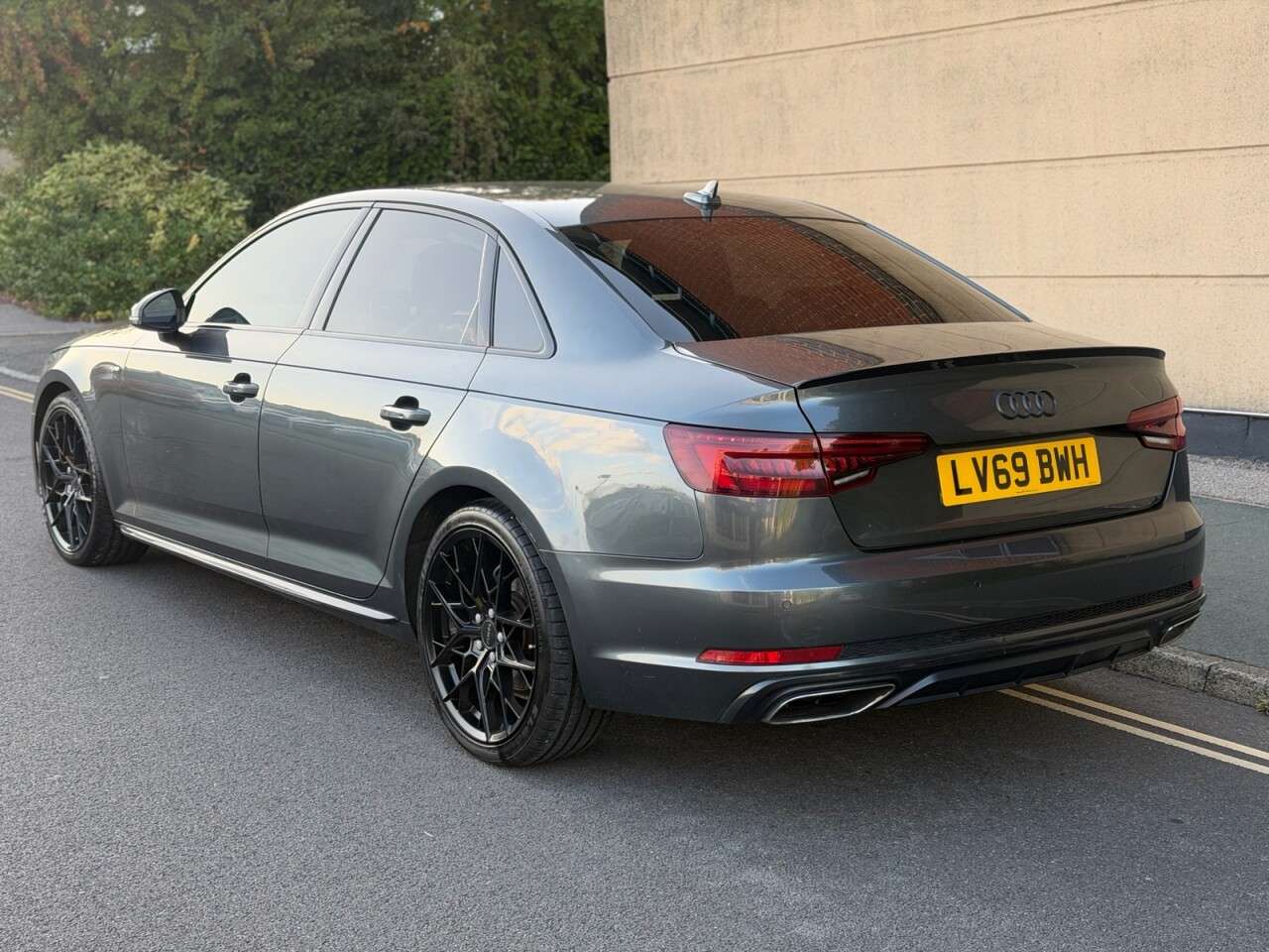 A 2019 AUDI A4 2.0 TDI 40 Black Edition Saloon 4dr Diesel S Tronic Euro 6 (s/s) (190 ps) A 2019 AUDI A4 2.0 TDI 40 Black Edition Saloon 4dr Diesel S Tronic Euro 6 (s/s) (190 ps)