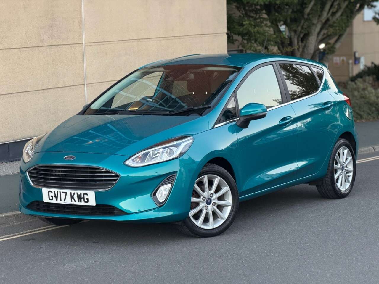 A 2017 FORD FIESTA 1.0T EcoBoost Titanium Hatchback 5dr Petrol Manual Euro 6 (s/s) (125 ps) A 2017 FORD FIESTA 1.0T EcoBoost Titanium Hatchback 5dr Petrol Manual Euro 6 (s/s) (125 ps)