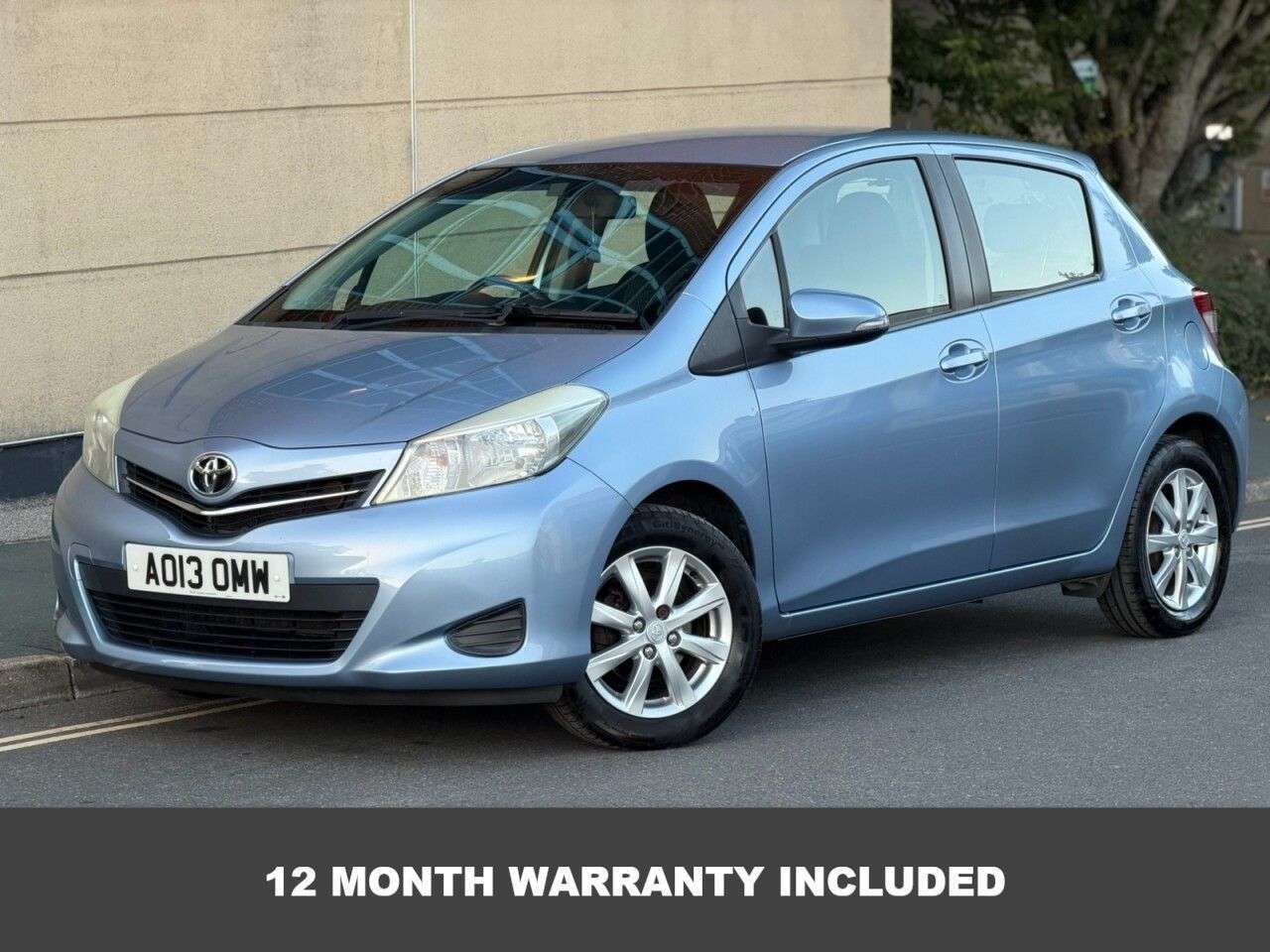 A 2013 TOYOTA YARIS 1.33 Dual VVT-i TR Hatchback 5dr Petrol Manual Euro 5 (101 ps) A 2013 TOYOTA YARIS 1.33 Dual VVT-i TR Hatchback 5dr Petrol Manual Euro 5 (101 ps)