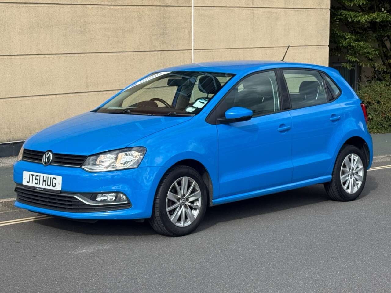A 2015 VOLKSWAGEN POLO 1.0 BlueMotion Tech SE Hatchback 5dr Petrol Manual Euro 6 (s/s) (75 ps) A 2015 VOLKSWAGEN POLO 1.0 BlueMotion Tech SE Hatchback 5dr Petrol Manual Euro 6 (s/s) (75 ps)