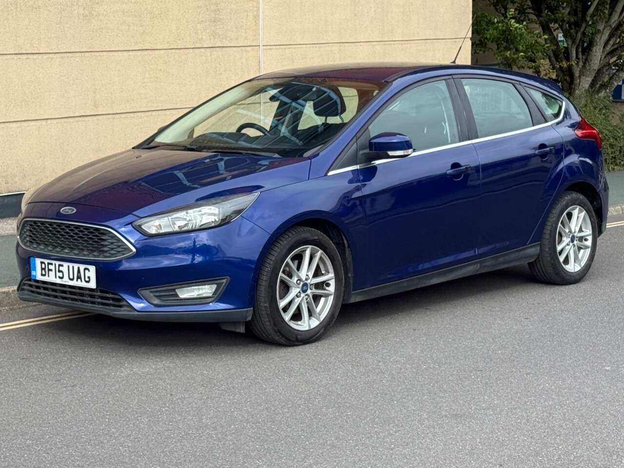 A 2015 FORD FOCUS 1.0T EcoBoost Zetec Hatchback 5dr Petrol Manual Euro 6 (s/s) (100 ps) A 2015 FORD FOCUS 1.0T EcoBoost Zetec Hatchback 5dr Petrol Manual Euro 6 (s/s) (100 ps)