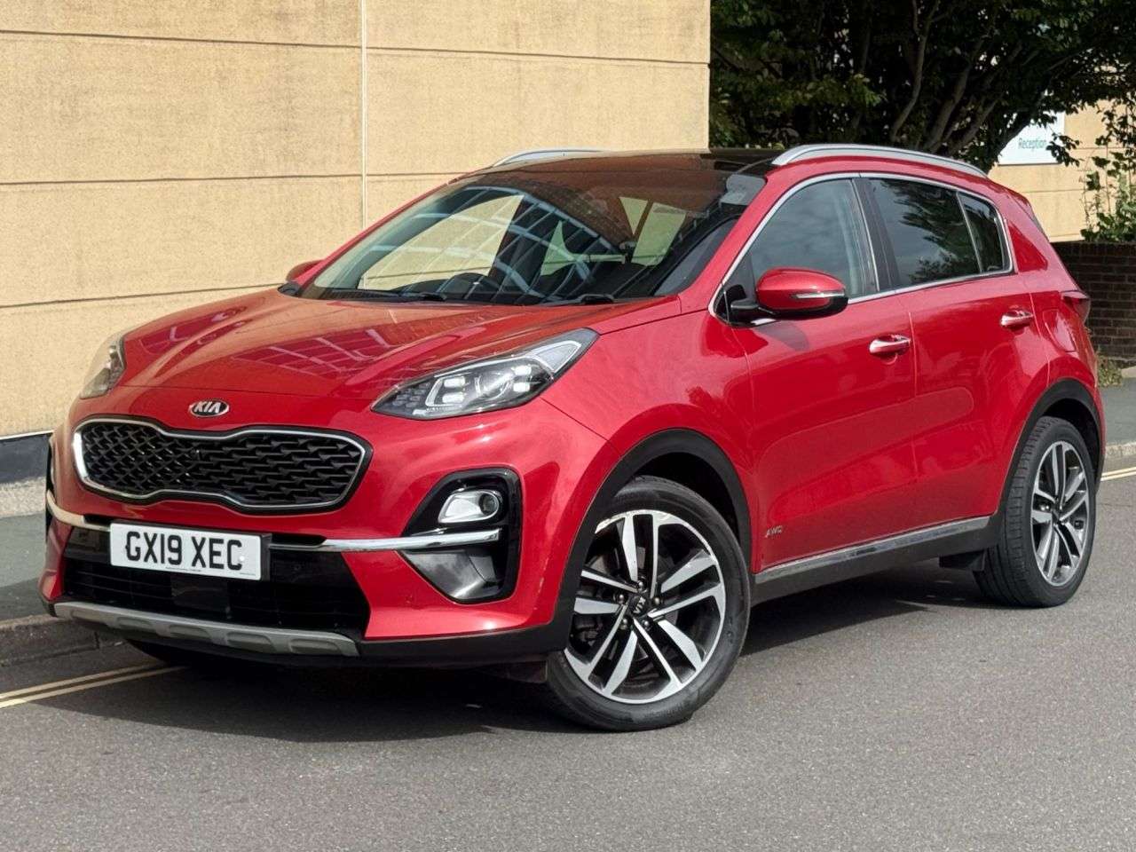 A 2019 KIA SPORTAGE 1.6 T-GDi 4 SUV 5dr Petrol DCT AWD Euro 6 (s/s) (174 bhp) A 2019 KIA SPORTAGE 1.6 T-GDi 4 SUV 5dr Petrol DCT AWD Euro 6 (s/s) (174 bhp)
