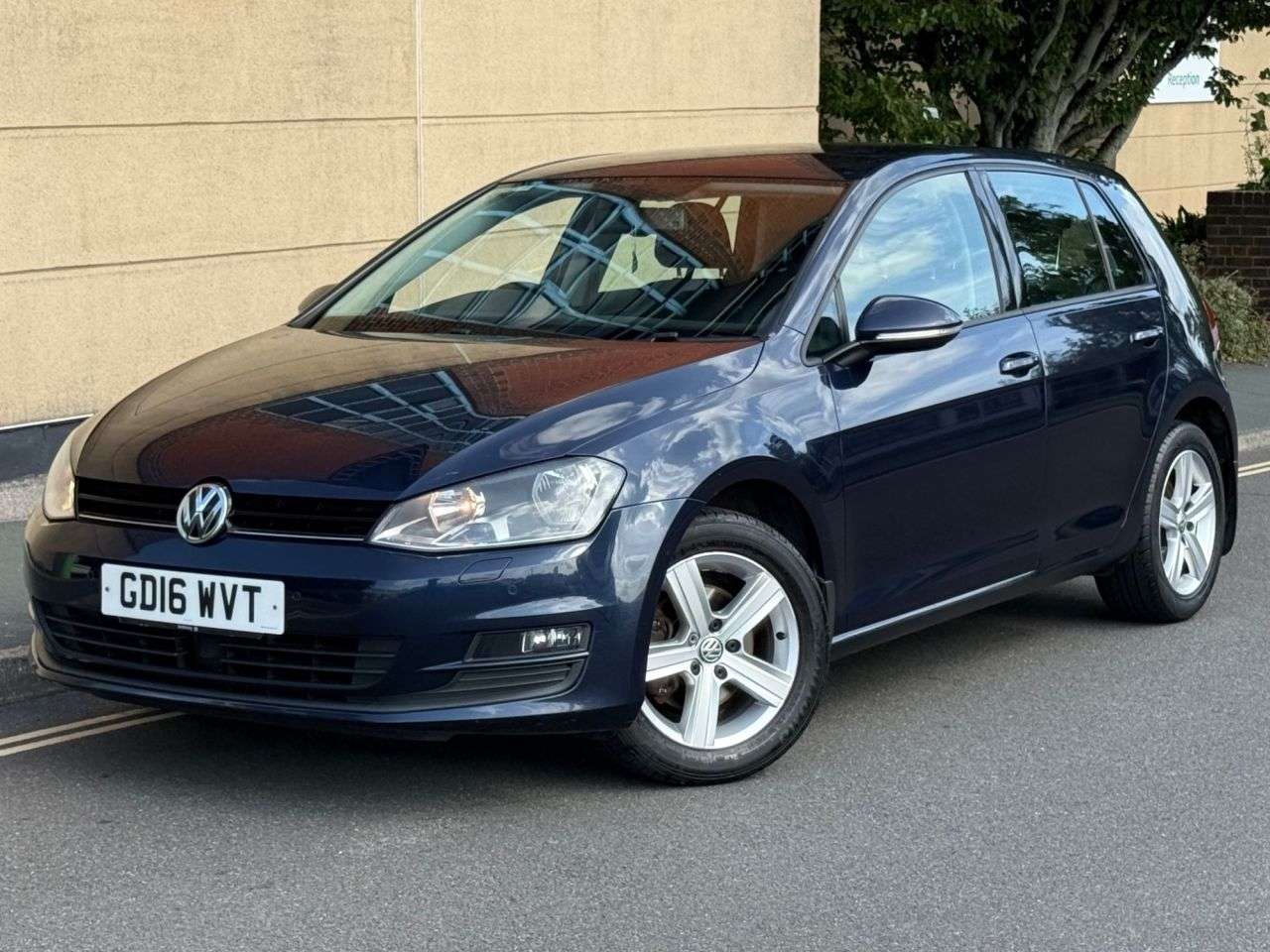 A 2016 VOLKSWAGEN GOLF 1.4 TSI BlueMotion Tech Match Edition Hatchback 5dr Petrol DSG Euro 6 (s/s) A 2016 VOLKSWAGEN GOLF 1.4 TSI BlueMotion Tech Match Edition Hatchback 5dr Petrol DSG Euro 6 (s/s)