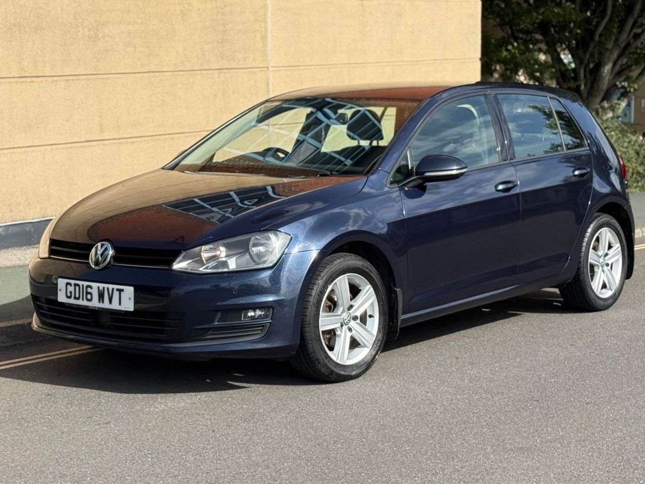 A 2016 VOLKSWAGEN GOLF 1.4 TSI BlueMotion Tech Match Edition Hatchback 5dr Petrol DSG Euro 6 (s/s) A 2016 VOLKSWAGEN GOLF 1.4 TSI BlueMotion Tech Match Edition Hatchback 5dr Petrol DSG Euro 6 (s/s)