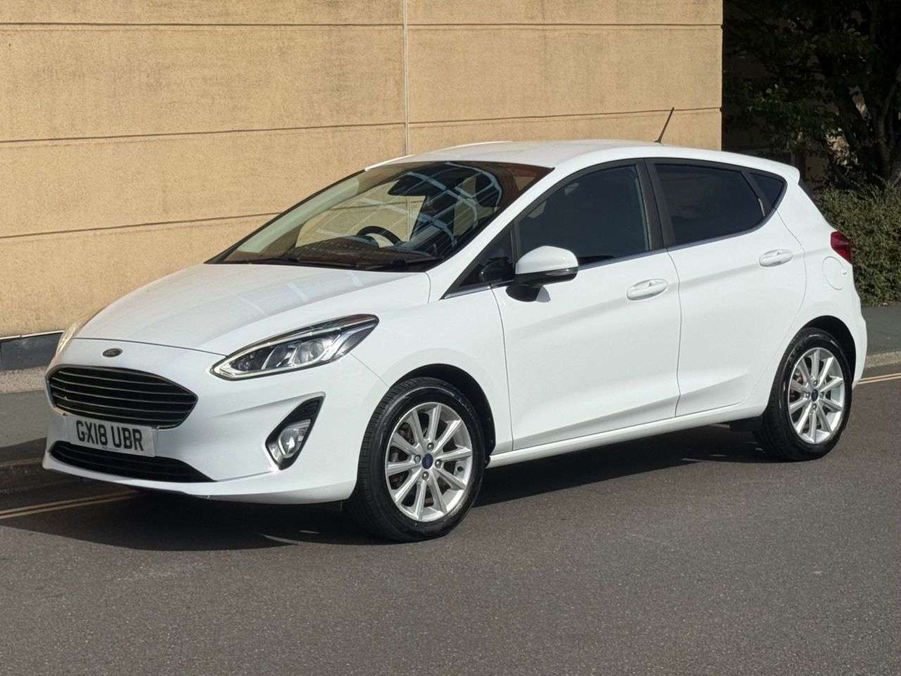 A 2018 FORD FIESTA 1.0T EcoBoost Titanium Hatchback 5dr Petrol Manual Euro 6 (s/s) (125 ps) A 2018 FORD FIESTA 1.0T EcoBoost Titanium Hatchback 5dr Petrol Manual Euro 6 (s/s) (125 ps)