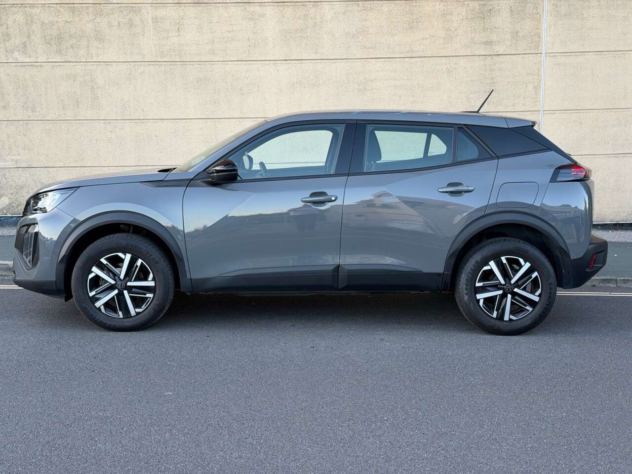 2023 PEUGEOT 2008 2023 PEUGEOT 2008