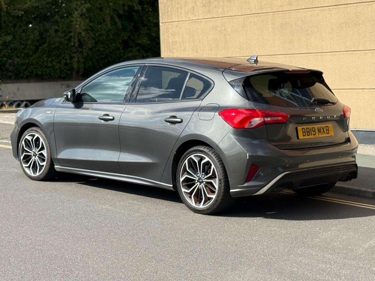 A 2019 FORD FOCUS 1.0T EcoBoost ST-Line X Hatchback 5dr Petrol Manual Euro 6 (s/s) (125 ps) A 2019 FORD FOCUS 1.0T EcoBoost ST-Line X Hatchback 5dr Petrol Manual Euro 6 (s/s) (125 ps)