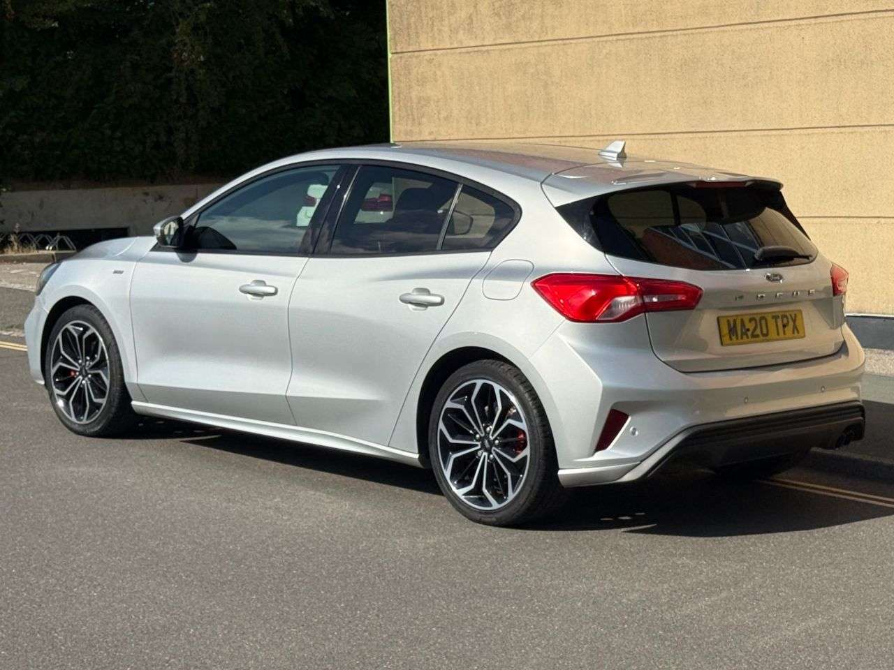 A 2020 FORD FOCUS 1.0T EcoBoost ST-Line X Hatchback 5dr Petrol Manual Euro 6 (s/s) (125 ps) A 2020 FORD FOCUS 1.0T EcoBoost ST-Line X Hatchback 5dr Petrol Manual Euro 6 (s/s) (125 ps)