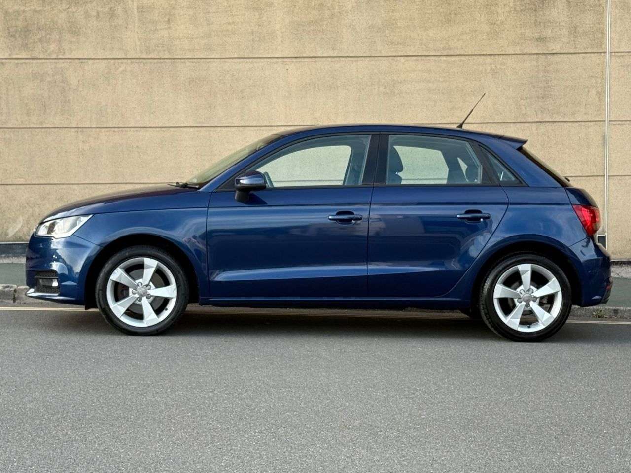 2015 AUDI A1 2015 AUDI A1