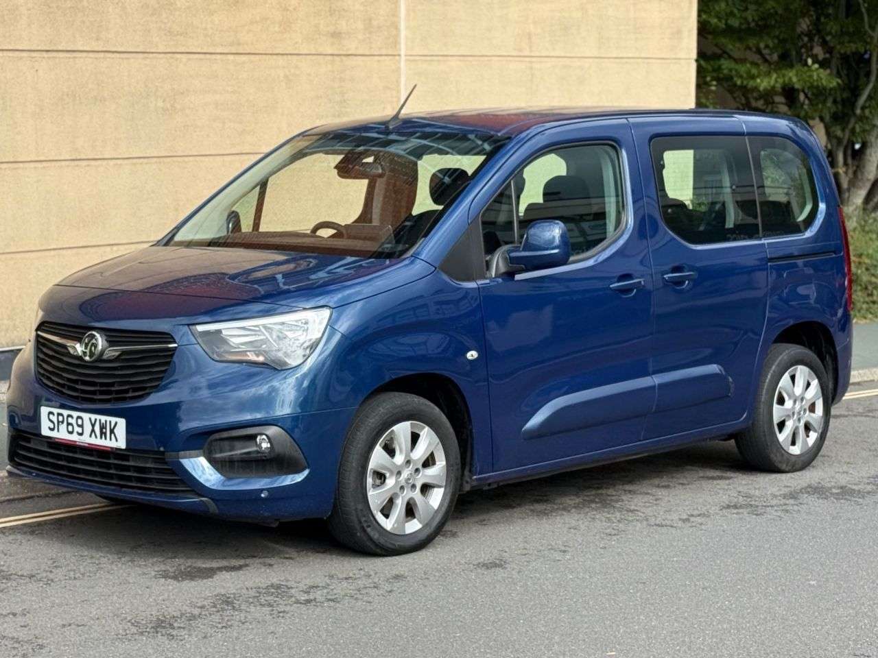 A 2019 VAUXHALL COMBO LIFE 1.2 Turbo GPF Energy MPV 5dr Petrol Manual Euro 6 (s/s) (7 Seat) (110 ps) A 2019 VAUXHALL COMBO LIFE 1.2 Turbo GPF Energy MPV 5dr Petrol Manual Euro 6 (s/s) (7 Seat) (110 ps)