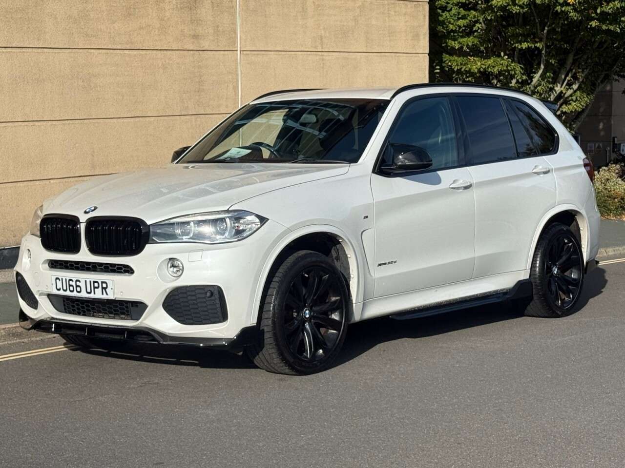 A 2016 BMW X5 3.0 30d M Sport SUV 5dr Diesel Auto xDrive Euro 6 (s/s) (258 ps) A 2016 BMW X5 3.0 30d M Sport SUV 5dr Diesel Auto xDrive Euro 6 (s/s) (258 ps)