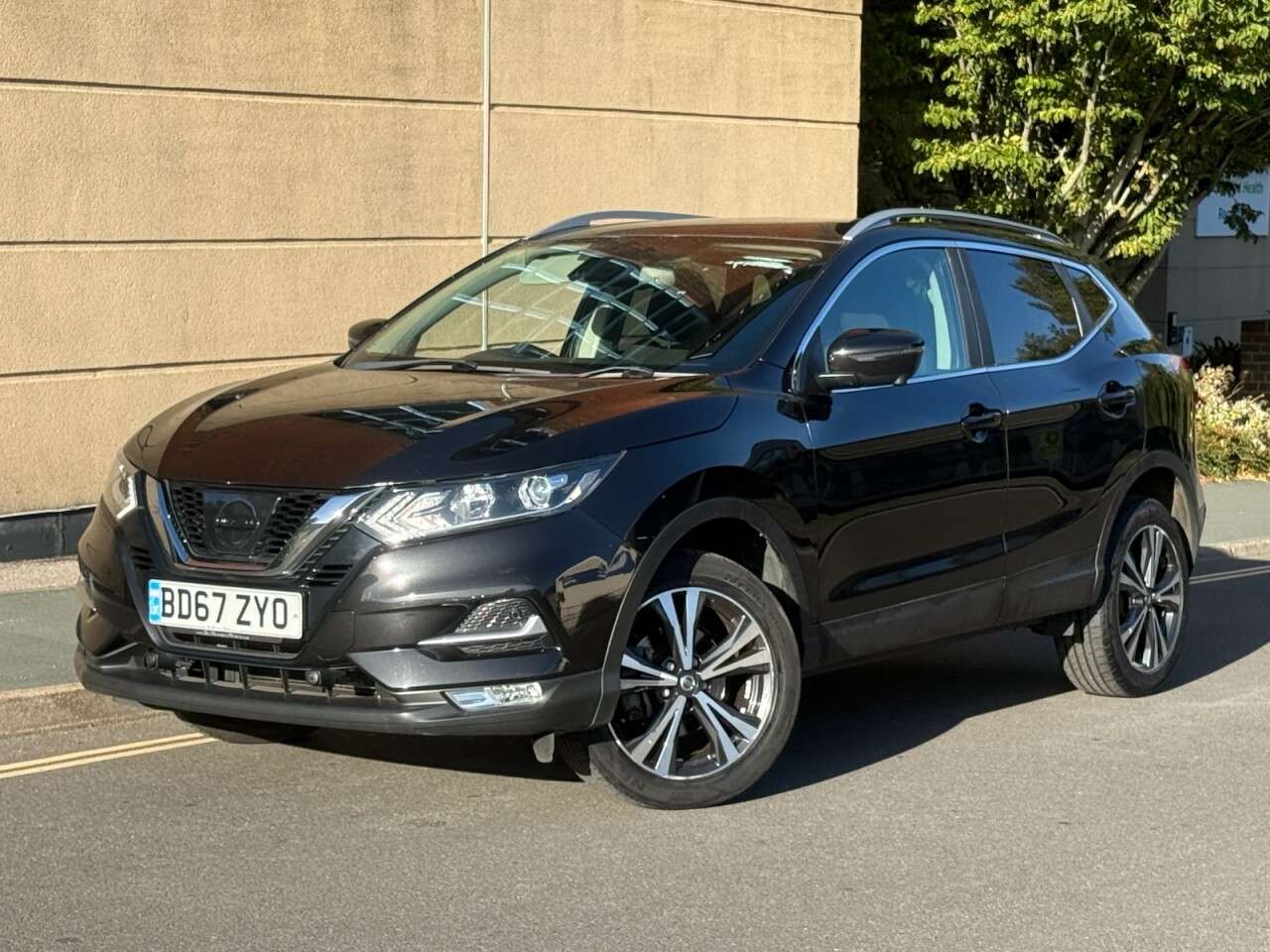 A 2017 NISSAN QASHQAI 1.2 DIG-T N-Connecta SUV 5dr Petrol Manual Euro 6 (s/s) (115 ps) A 2017 NISSAN QASHQAI 1.2 DIG-T N-Connecta SUV 5dr Petrol Manual Euro 6 (s/s) (115 ps)