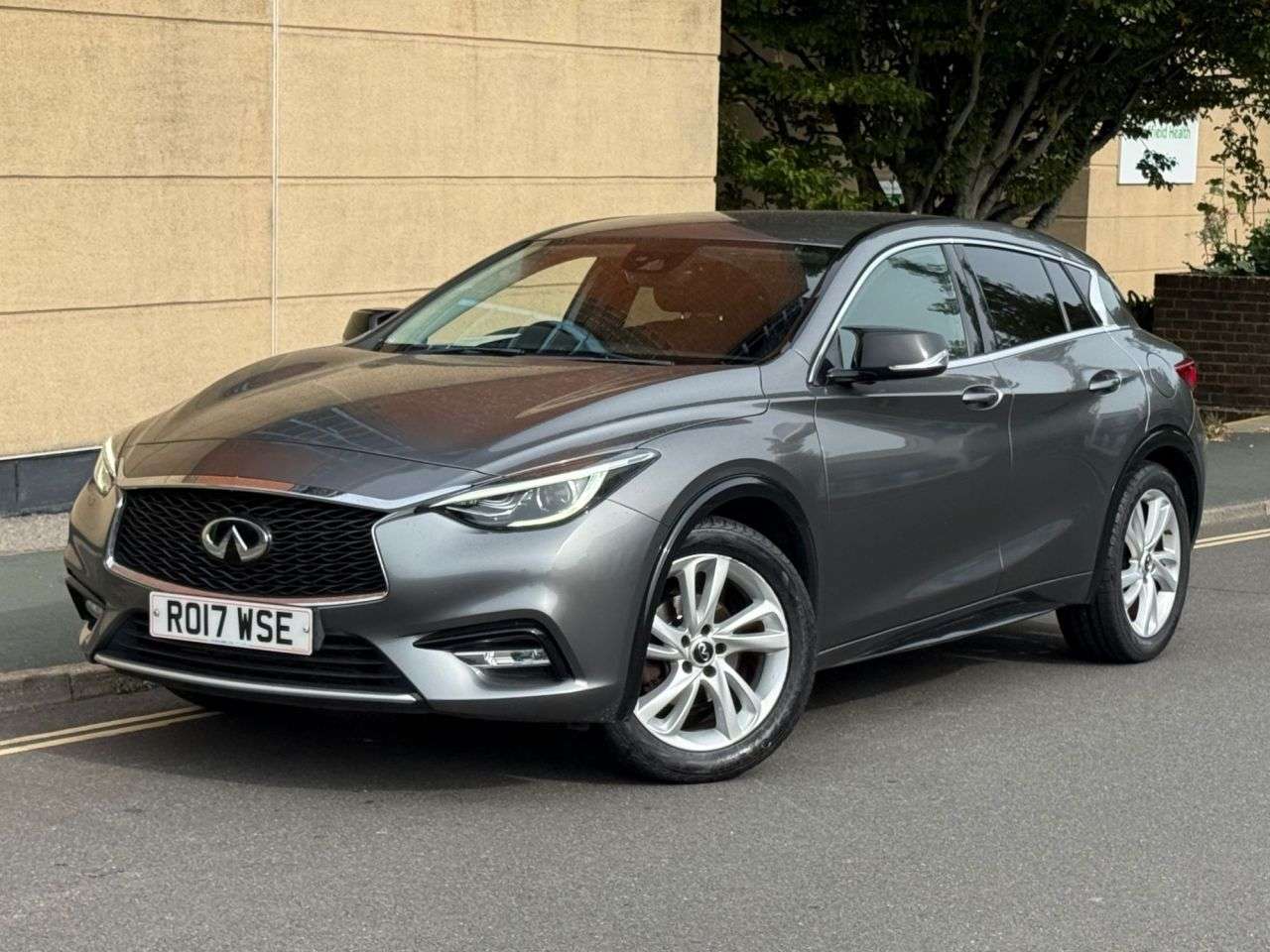 A 2017 INFINITI Q30 1.5d Business Executive Hatchback 5dr Diesel DCT Euro 6 (s/s) (109 ps) A 2017 INFINITI Q30 1.5d Business Executive Hatchback 5dr Diesel DCT Euro 6 (s/s) (109 ps)