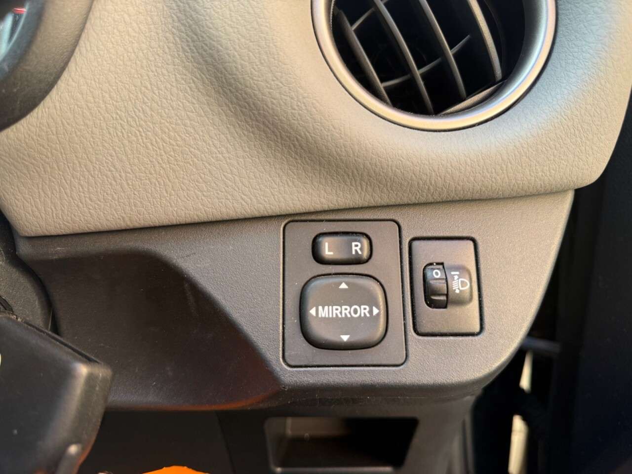 2017 TOYOTA YARIS 2017 TOYOTA YARIS