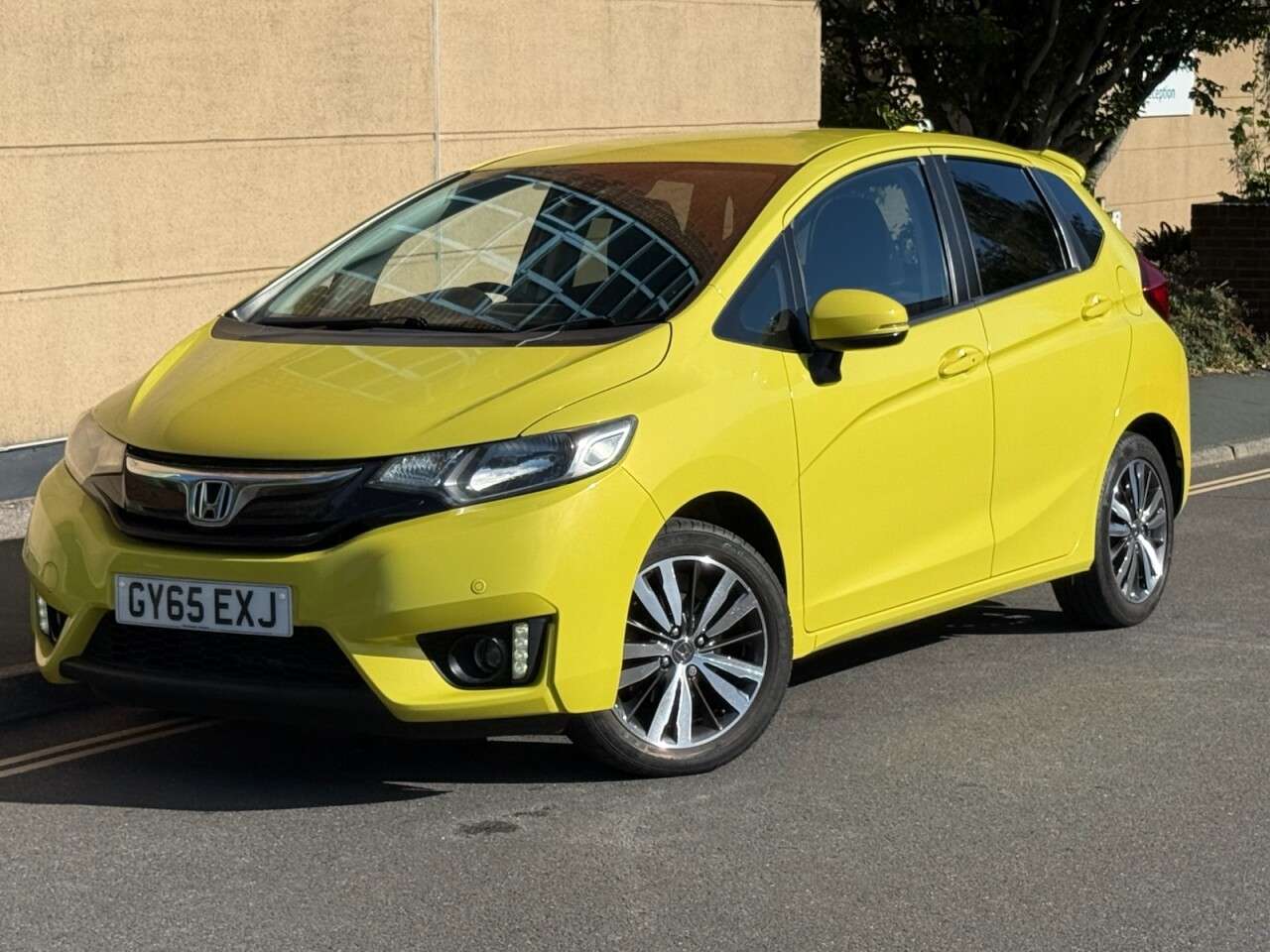 A 2015 HONDA JAZZ 1.3 i-VTEC EX Hatchback 5dr Petrol Manual Euro 6 (s/s) (102 ps) A 2015 HONDA JAZZ 1.3 i-VTEC EX Hatchback 5dr Petrol Manual Euro 6 (s/s) (102 ps)