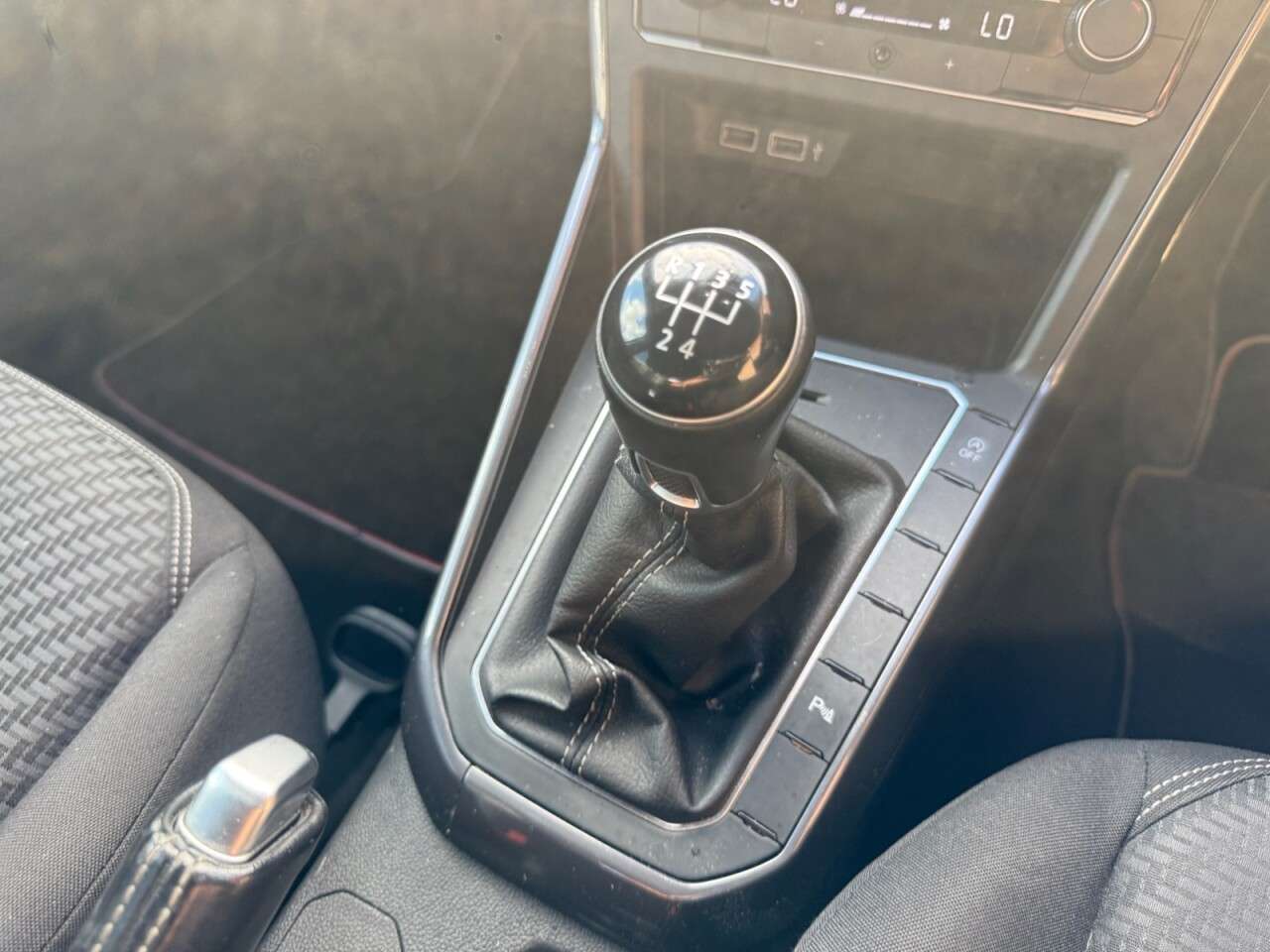 2019 VOLKSWAGEN POLO 2019 VOLKSWAGEN POLO