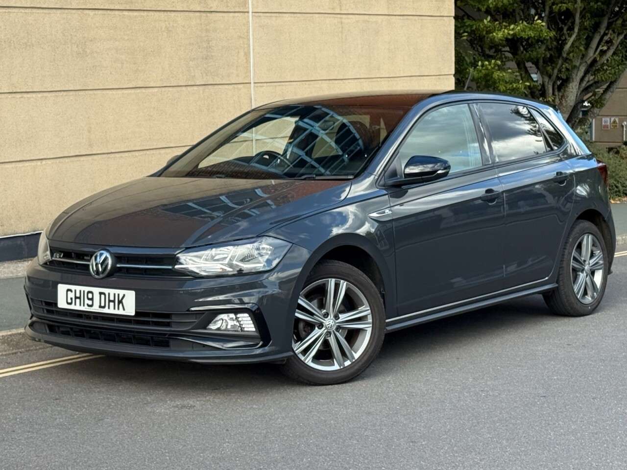A 2019 VOLKSWAGEN POLO 1.0 TSI GPF R-Line Hatchback 5dr Petrol Manual Euro 6 (s/s) (95 ps) A 2019 VOLKSWAGEN POLO 1.0 TSI GPF R-Line Hatchback 5dr Petrol Manual Euro 6 (s/s) (95 ps)