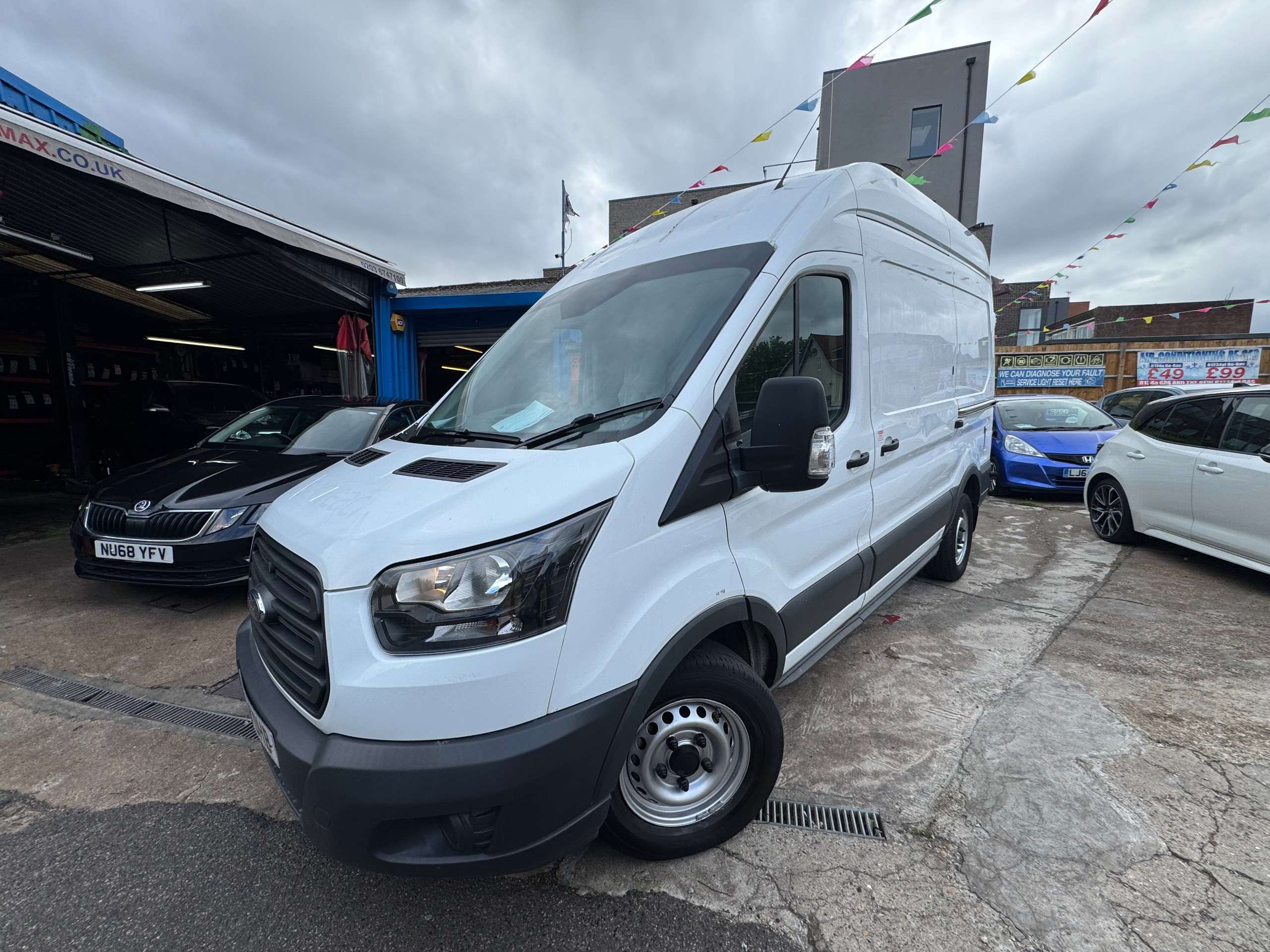 A 2019 FORD TRANSIT 2.0 350 EcoBlue Panel Van 5dr Diesel Manual FWD L2 H3 Euro 6 (130 ps) A 2019 FORD TRANSIT 2.0 350 EcoBlue Panel Van 5dr Diesel Manual FWD L2 H3 Euro 6 (130 ps)