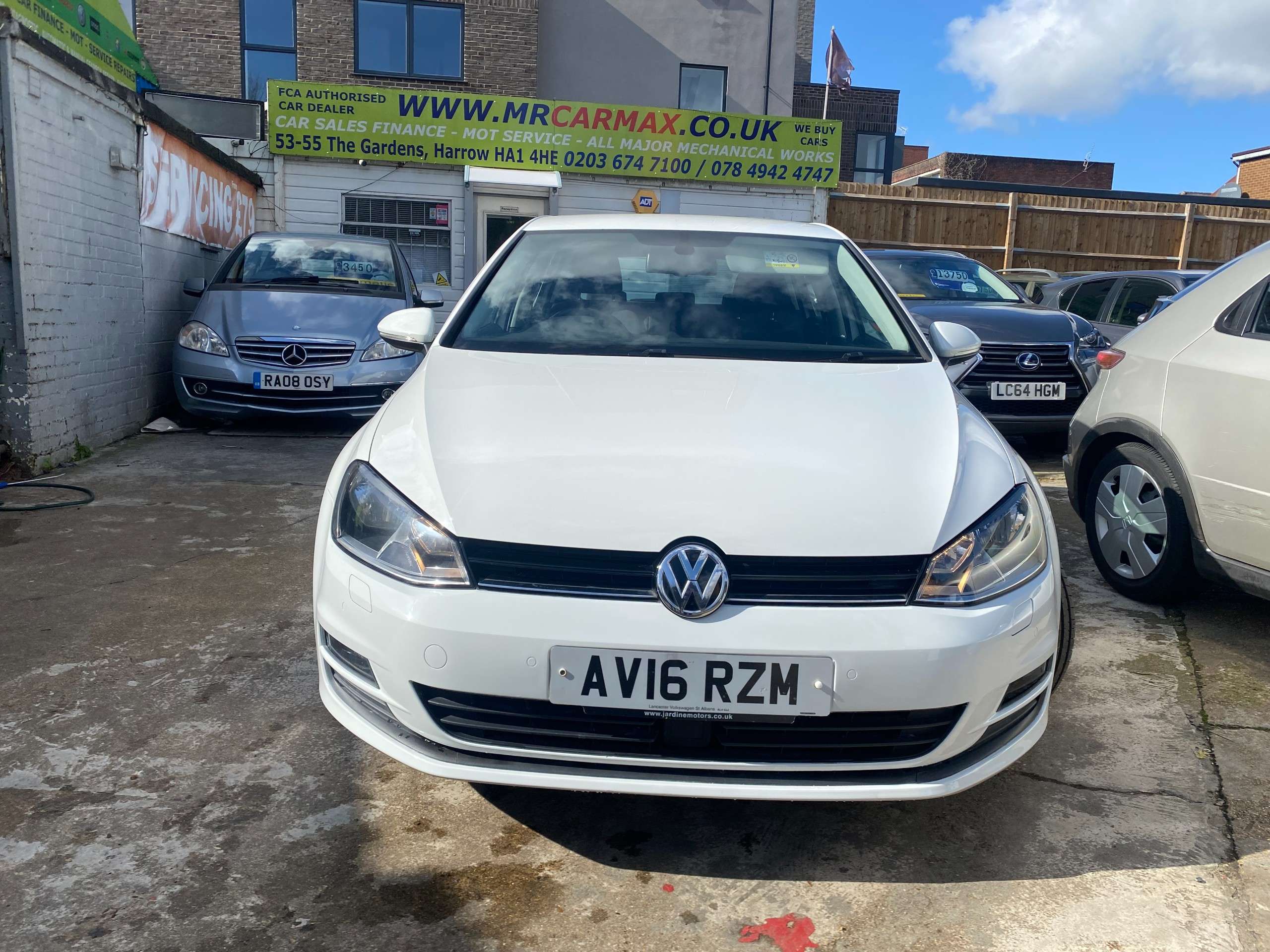 A 2016 VOLKSWAGEN GOLF 1.4 TSI BlueMotion Tech Match Edition Hatchback 5dr Petrol DSG Euro 6 (s/s) (125 ps) A 2016 VOLKSWAGEN GOLF 1.4 TSI BlueMotion Tech Match Edition Hatchback 5dr Petrol DSG Euro 6 (s/s) (125 ps)