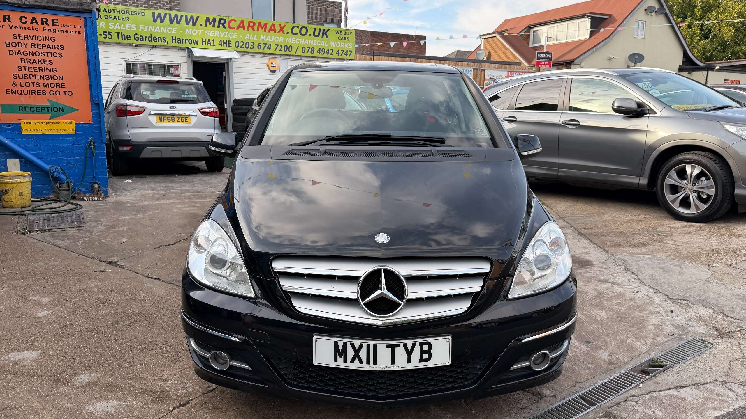 A 2011 MERCEDES-BENZ B CLASS 1.7 B180 Sport MPV 5dr Petrol CVT (177 g/km, 116 bhp) A 2011 MERCEDES-BENZ B CLASS 1.7 B180 Sport MPV 5dr Petrol CVT (177 g/km, 116 bhp)