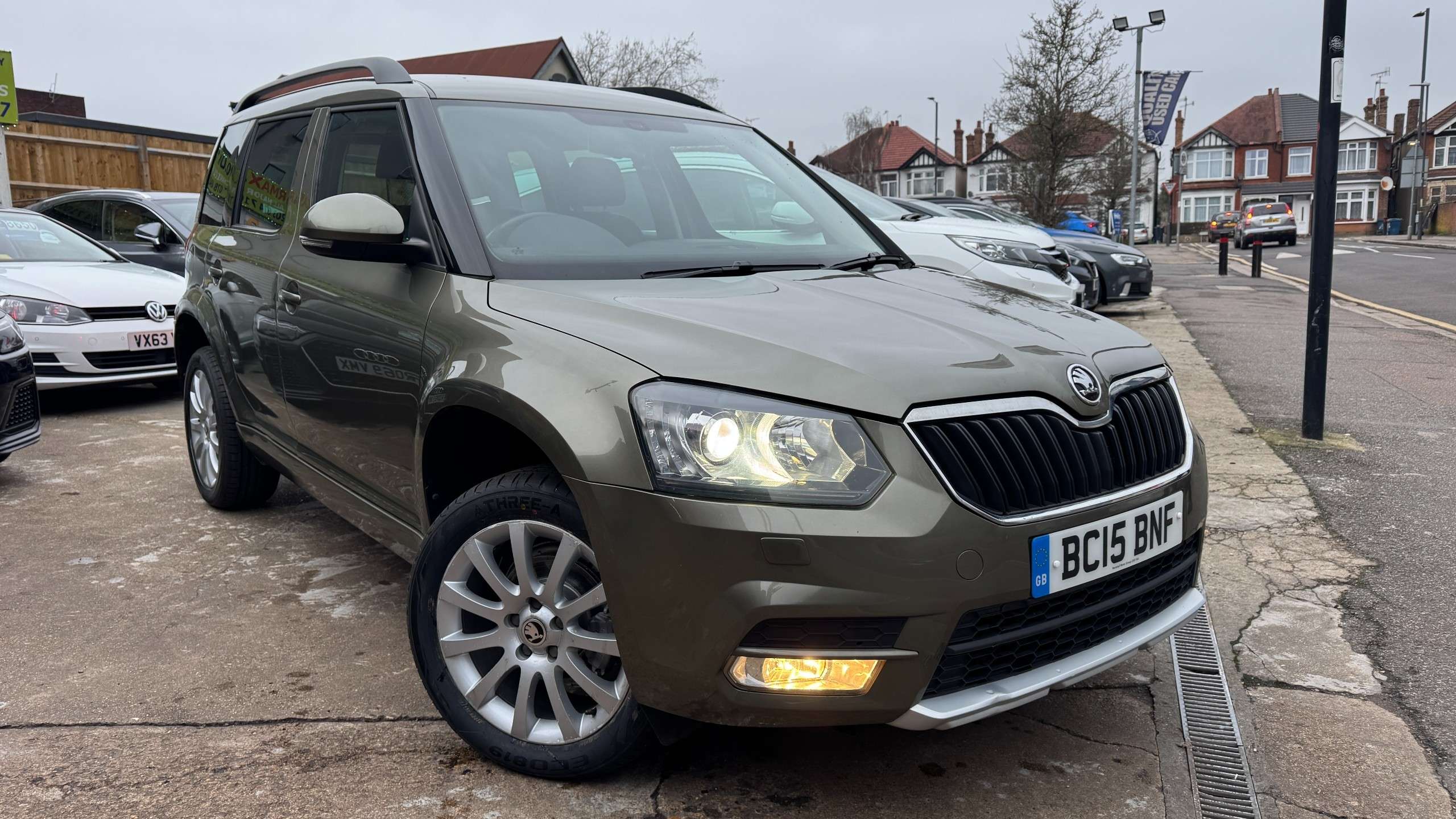 A 2015 SKODA YETI 1.2 TSI SE L SUV 5dr Petrol DSG Euro 6 (s/s) (110 ps) A 2015 SKODA YETI 1.2 TSI SE L SUV 5dr Petrol DSG Euro 6 (s/s) (110 ps)