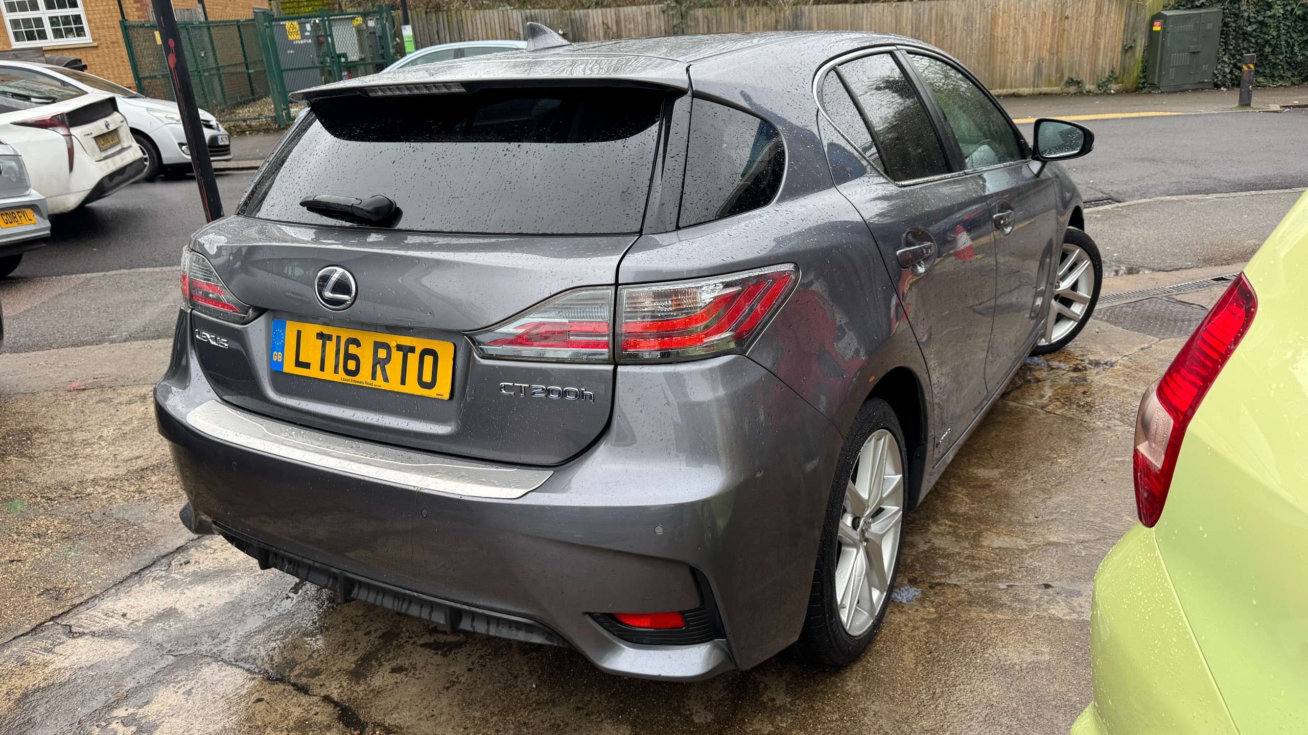 A 2016 LEXUS CT 1.8 200h Advance Hatchback 5dr Petrol Hybrid CVT Euro 6 (s/s) (136 ps) A 2016 LEXUS CT 1.8 200h Advance Hatchback 5dr Petrol Hybrid CVT Euro 6 (s/s) (136 ps)