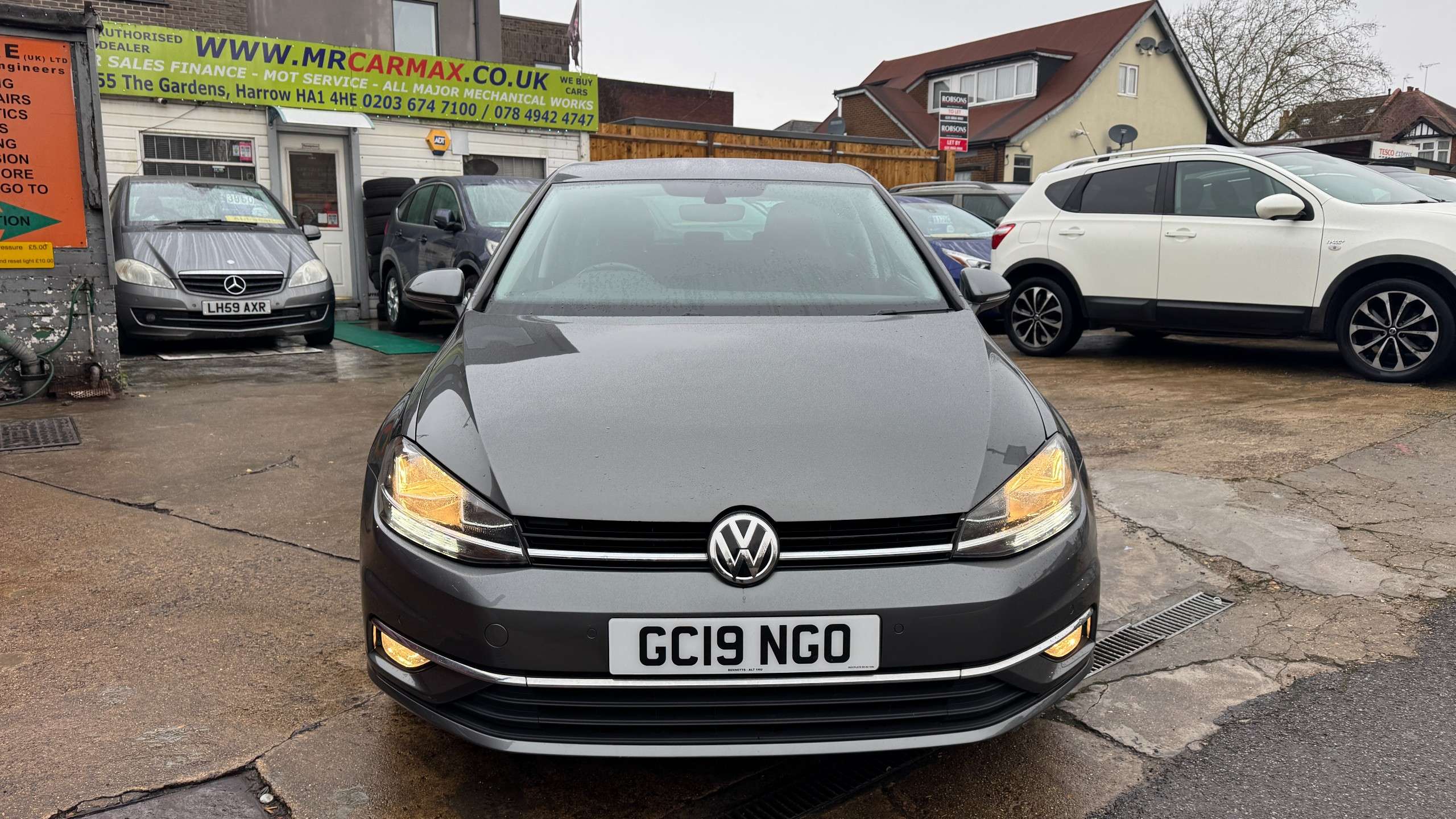 A 2019 VOLKSWAGEN GOLF 1.0 TSI Match Hatchback 5dr Petrol DSG Euro 6 (s/s) (115 ps) A 2019 VOLKSWAGEN GOLF 1.0 TSI Match Hatchback 5dr Petrol DSG Euro 6 (s/s) (115 ps)
