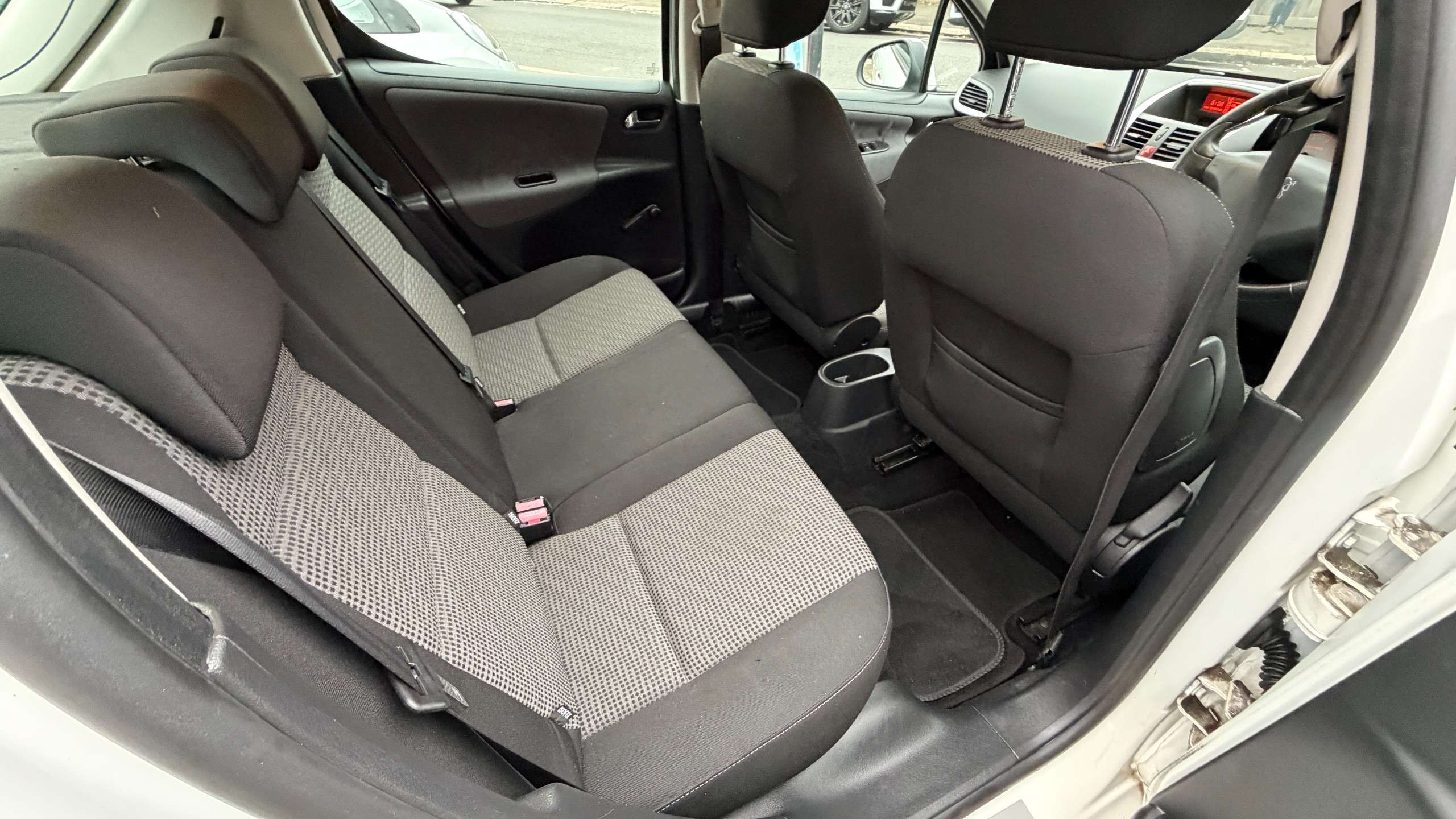2010 PEUGEOT 207 2010 PEUGEOT 207