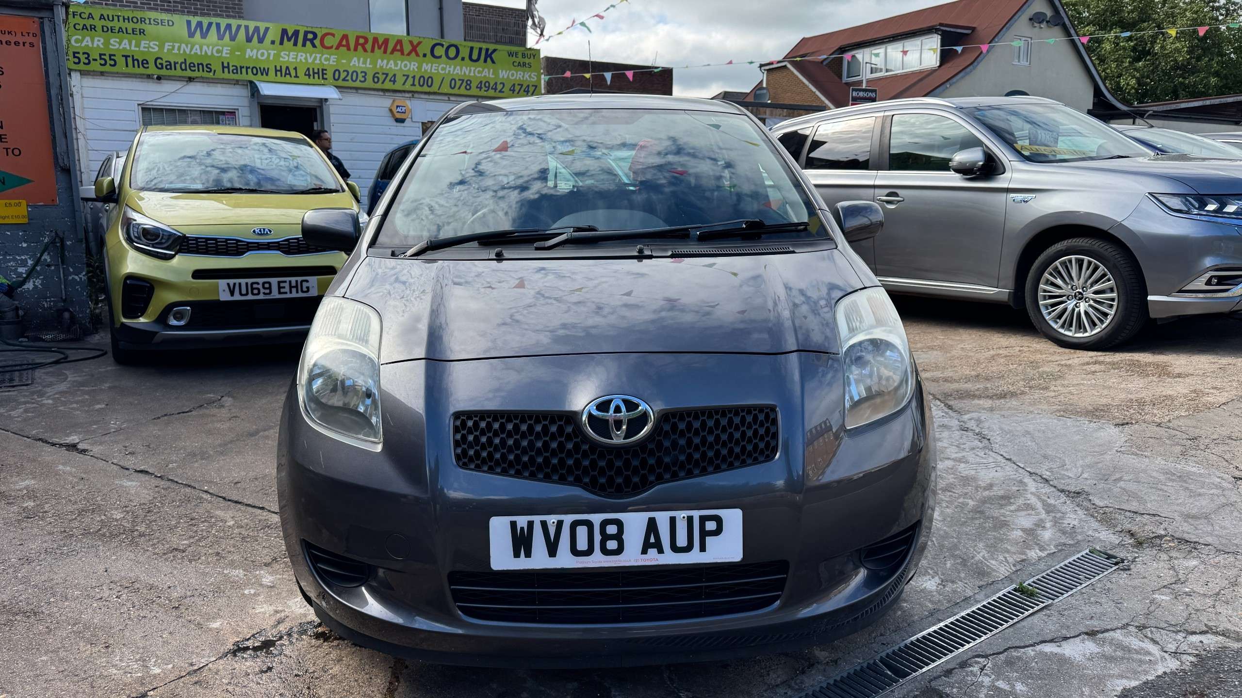 A 2008 TOYOTA YARIS 1.3 VVT-i TR Hatchback 5dr Petrol Manual (141 g/km, 85 bhp) A 2008 TOYOTA YARIS 1.3 VVT-i TR Hatchback 5dr Petrol Manual (141 g/km, 85 bhp)