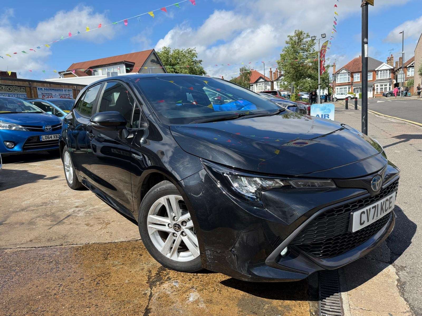 A 2021 TOYOTA COROLLA 1.8 VVT-h GPF Icon Hatchback 5dr Petrol Hybrid CVT Euro 6 (s/s) (122 ps) A 2021 TOYOTA COROLLA 1.8 VVT-h GPF Icon Hatchback 5dr Petrol Hybrid CVT Euro 6 (s/s) (122 ps)