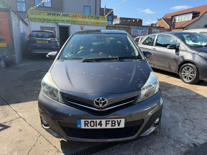 A 2014 TOYOTA YARIS 1.33 Dual VVT-i Icon Plus Hatchback 5dr Petrol Multidrive S Euro 5 (99 ps) A 2014 TOYOTA YARIS 1.33 Dual VVT-i Icon Plus Hatchback 5dr Petrol Multidrive S Euro 5 (99 ps)
