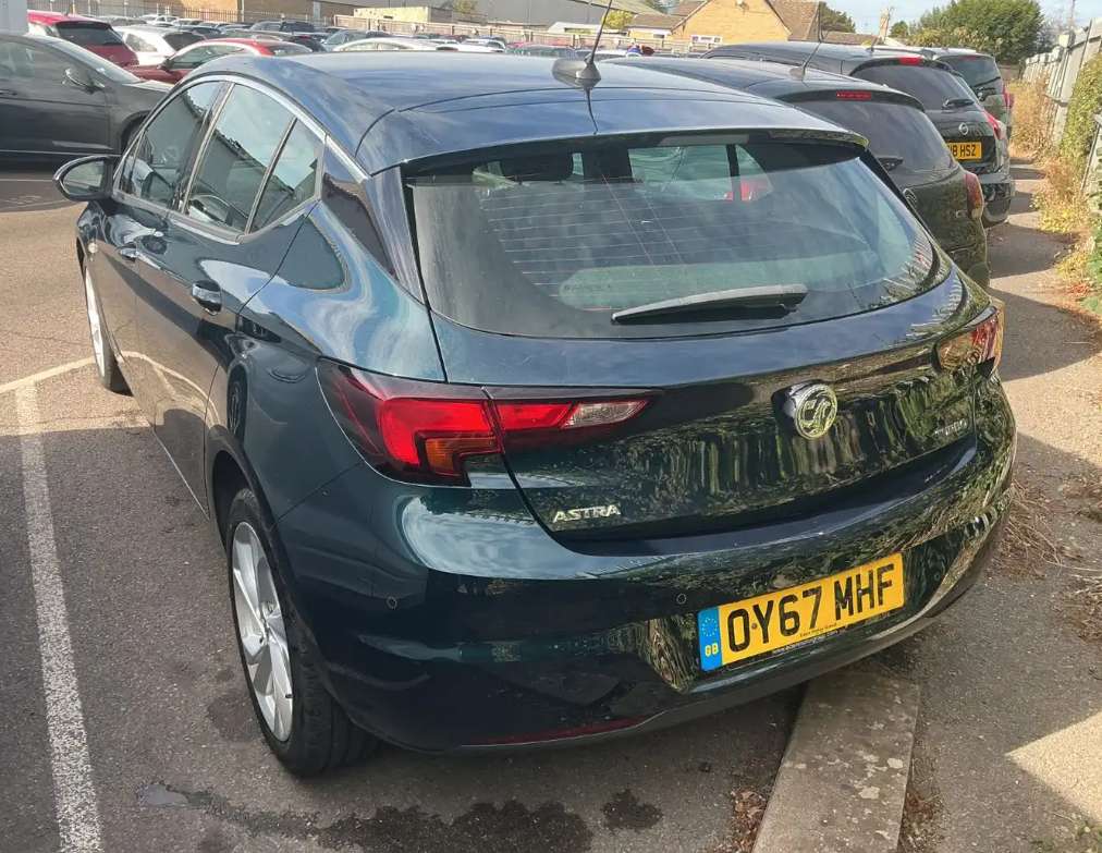 A 2017 VAUXHALL ASTRA 1.4i Turbo SRi Hatchback 5dr Petrol Auto Euro 6 (s/s) (150 ps) A 2017 VAUXHALL ASTRA 1.4i Turbo SRi Hatchback 5dr Petrol Auto Euro 6 (s/s) (150 ps)