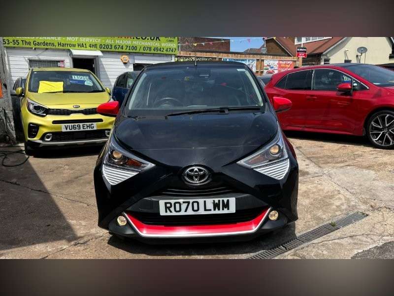 A 2020 TOYOTA AYGO 1.0 VVT-i x-trend Hatchback 5dr Petrol x-shift Euro 6 (Safety Sense) (71 ps) A 2020 TOYOTA AYGO 1.0 VVT-i x-trend Hatchback 5dr Petrol x-shift Euro 6 (Safety Sense) (71 ps)