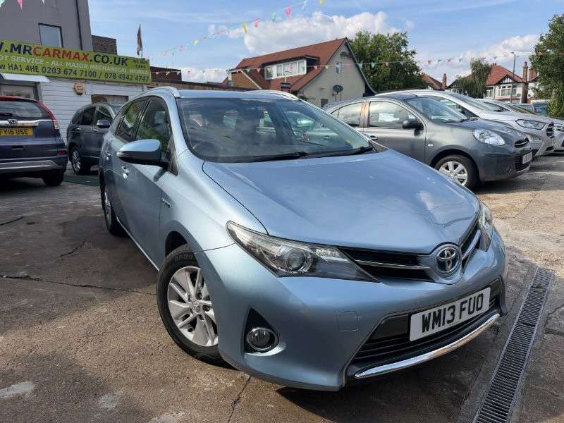 A 2013 TOYOTA AURIS 1.8 VVT-h Excel Touring Sports 5dr Petrol Hybrid CVT Euro 5 (s/s) (136 ps) A 2013 TOYOTA AURIS 1.8 VVT-h Excel Touring Sports 5dr Petrol Hybrid CVT Euro 5 (s/s) (136 ps)