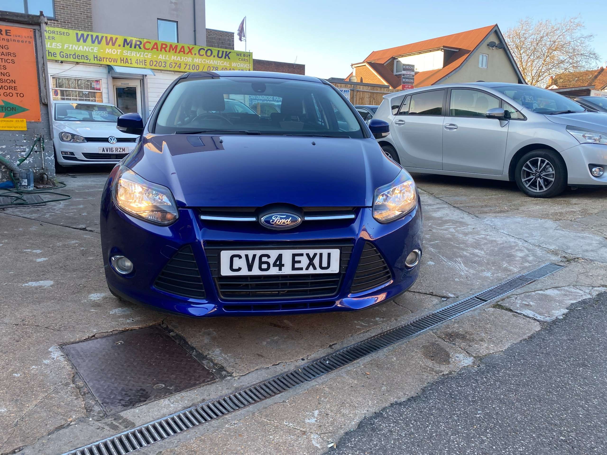 A 2014 FORD FOCUS 1.6 Zetec Navigator Hatchback 5dr Petrol Powershift Euro 5 (125 ps) A 2014 FORD FOCUS 1.6 Zetec Navigator Hatchback 5dr Petrol Powershift Euro 5 (125 ps)