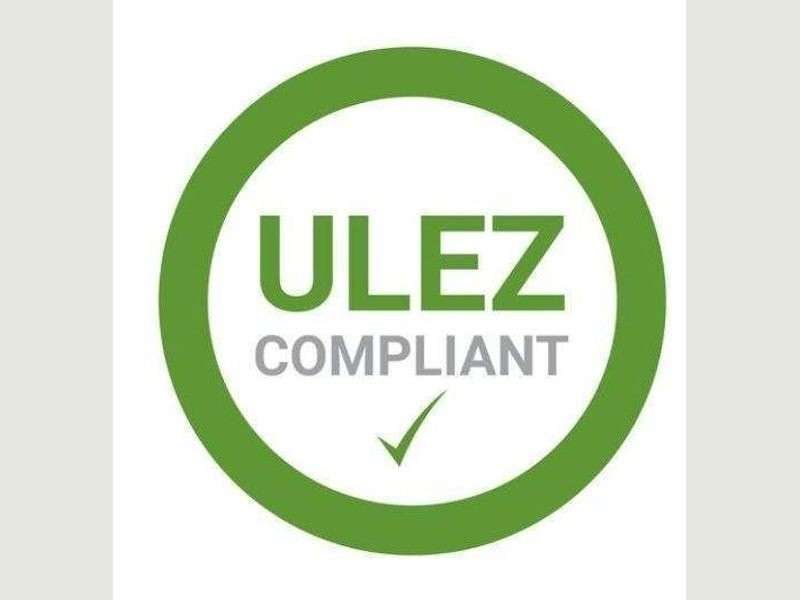 A 2017 HONDA JAZZ 1.3 i-VTEC EX Hatchback 5dr Petrol CVT Euro 6 (s/s) (102 ps) A 2017 HONDA JAZZ 1.3 i-VTEC EX Hatchback 5dr Petrol CVT Euro 6 (s/s) (102 ps)