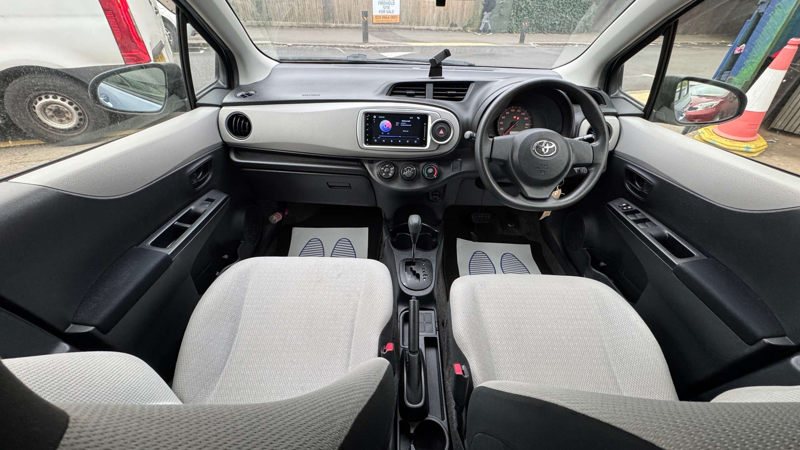 2012 TOYOTA VITZ 2012 TOYOTA VITZ