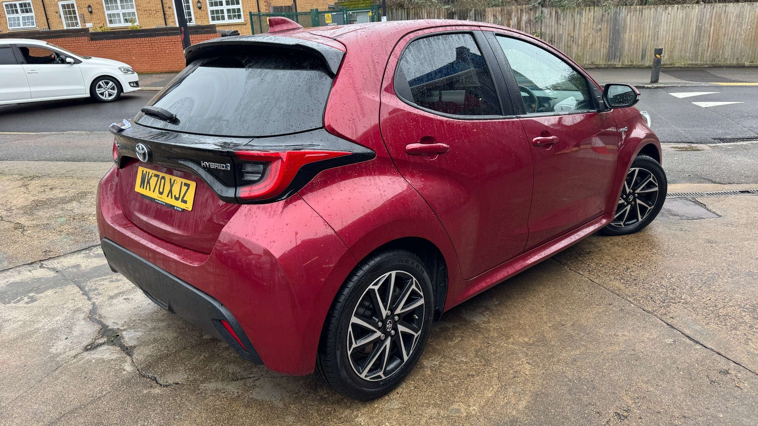 A 2020 TOYOTA YARIS 1.5 VVT-h Design Hatchback 5dr Petrol Hybrid E-CVT Euro 6 (s/s) (116 ps) A 2020 TOYOTA YARIS 1.5 VVT-h Design Hatchback 5dr Petrol Hybrid E-CVT Euro 6 (s/s) (116 ps)