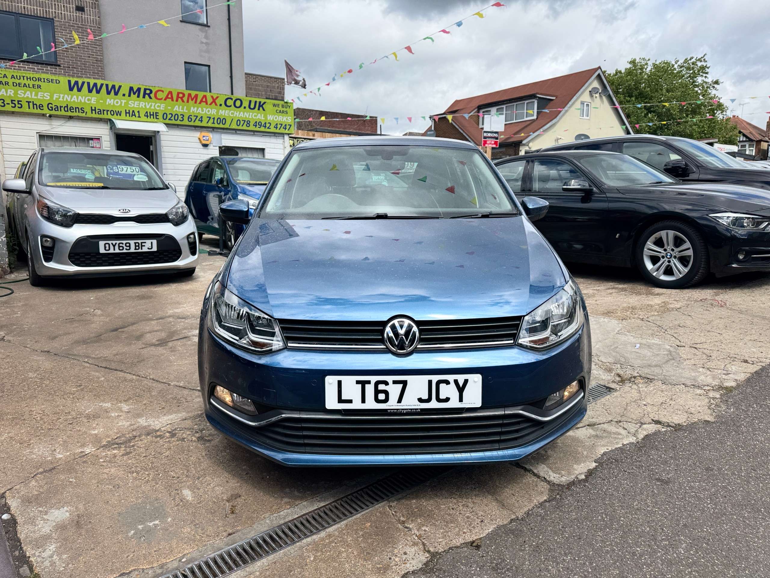 A 2017 VOLKSWAGEN POLO 1.2 TSI Match Edition Hatchback 5dr Petrol DSG Euro 6 (s/s) (90 ps) A 2017 VOLKSWAGEN POLO 1.2 TSI Match Edition Hatchback 5dr Petrol DSG Euro 6 (s/s) (90 ps)