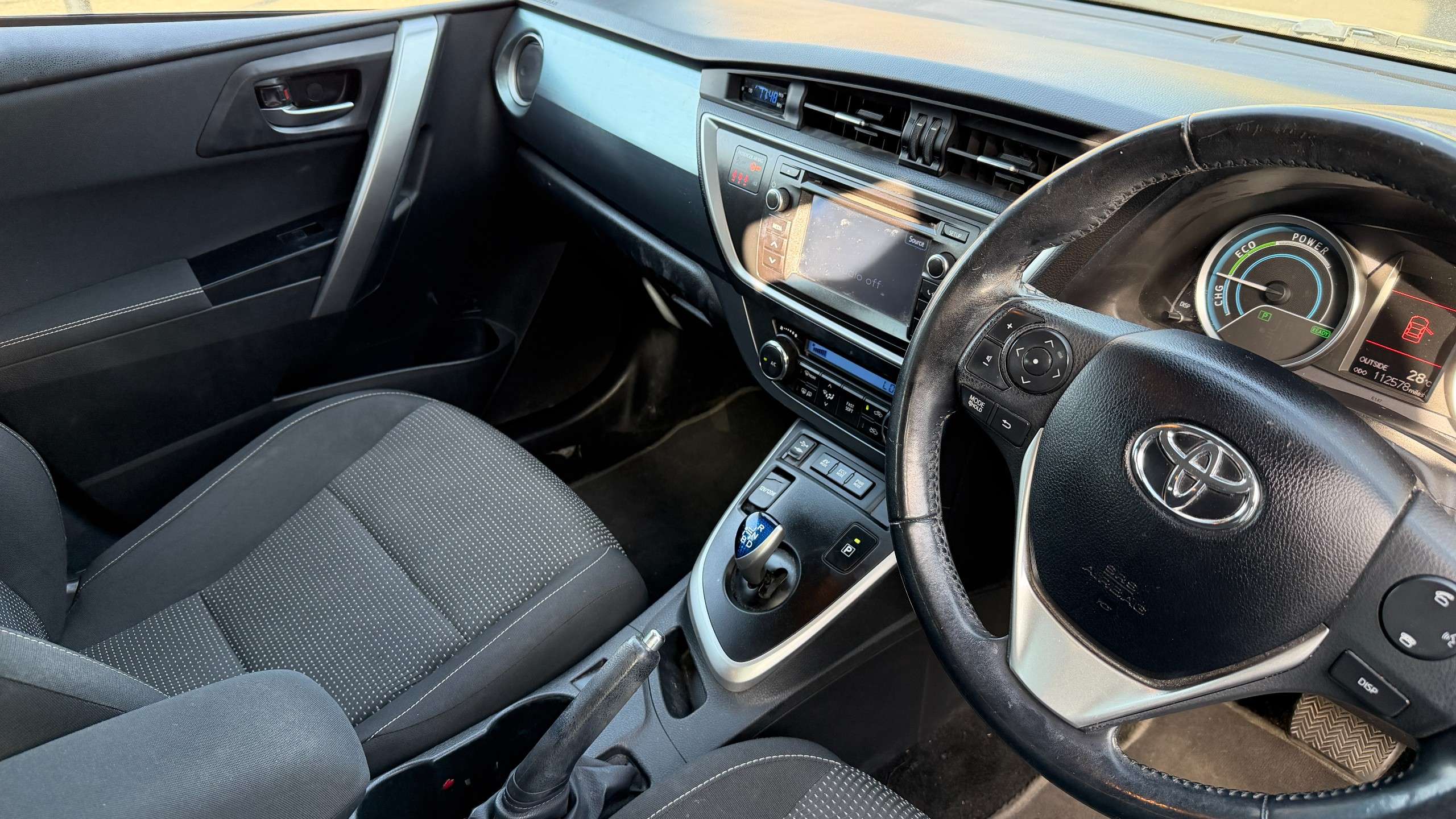 A 2013 TOYOTA AURIS 1.8 VVT-h Excel Touring Sports 5dr Petrol Hybrid CVT Euro 5 (s/s) (136 ps) A 2013 TOYOTA AURIS 1.8 VVT-h Excel Touring Sports 5dr Petrol Hybrid CVT Euro 5 (s/s) (136 ps)