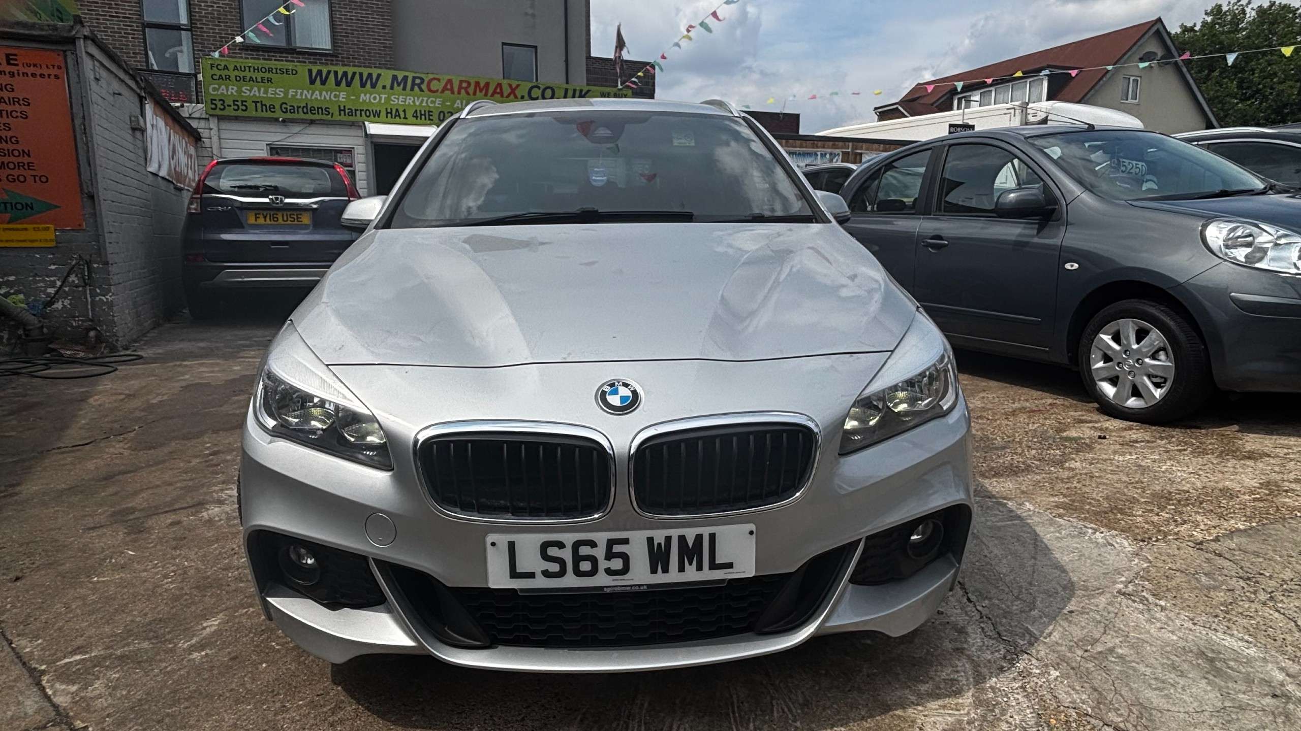 A 2015 BMW 2 SERIES GRAN TOURER 2.0 220i M Sport MPV 5dr Petrol Auto Euro 6 (s/s) (192 ps) A 2015 BMW 2 SERIES GRAN TOURER 2.0 220i M Sport MPV 5dr Petrol Auto Euro 6 (s/s) (192 ps)