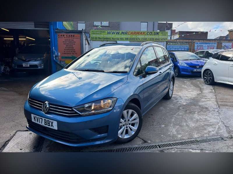 A 2017 VOLKSWAGEN GOLF SV 1.4 TSI BlueMotion Tech SE MPV 5dr Petrol DSG Euro 6 (s/s) (125 ps) A 2017 VOLKSWAGEN GOLF SV 1.4 TSI BlueMotion Tech SE MPV 5dr Petrol DSG Euro 6 (s/s) (125 ps)