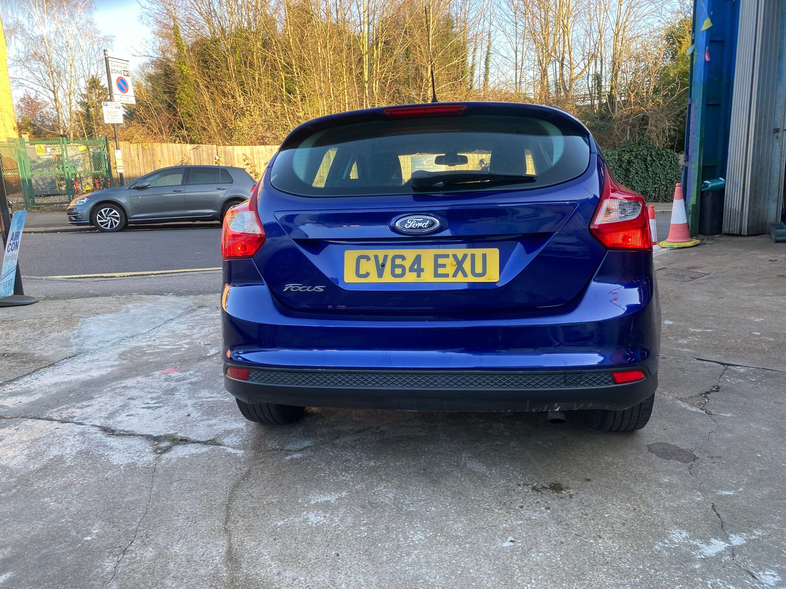 A 2014 FORD FOCUS 1.6 Zetec Navigator Hatchback 5dr Petrol Powershift Euro 5 (125 ps) A 2014 FORD FOCUS 1.6 Zetec Navigator Hatchback 5dr Petrol Powershift Euro 5 (125 ps)