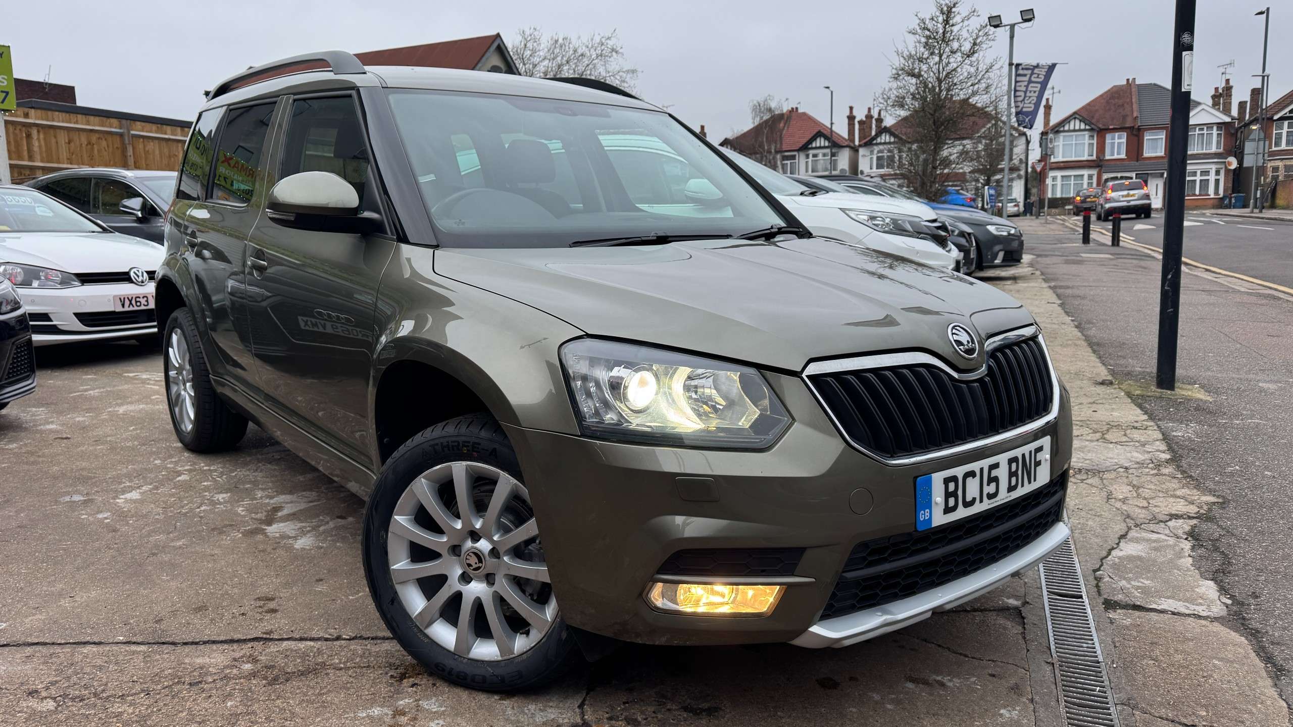 A 2015 SKODA YETI 1.2 TSI SE L SUV 5dr Petrol DSG Euro 6 (s/s) (110 ps) A 2015 SKODA YETI 1.2 TSI SE L SUV 5dr Petrol DSG Euro 6 (s/s) (110 ps)