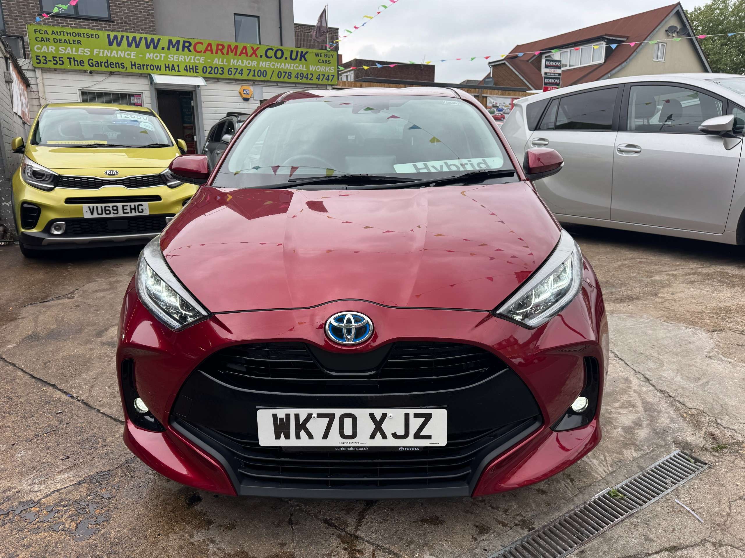A 2020 TOYOTA YARIS 1.5 VVT-h Design Hatchback 5dr Petrol Hybrid E-CVT Euro 6 (s/s) (116 ps) A 2020 TOYOTA YARIS 1.5 VVT-h Design Hatchback 5dr Petrol Hybrid E-CVT Euro 6 (s/s) (116 ps)