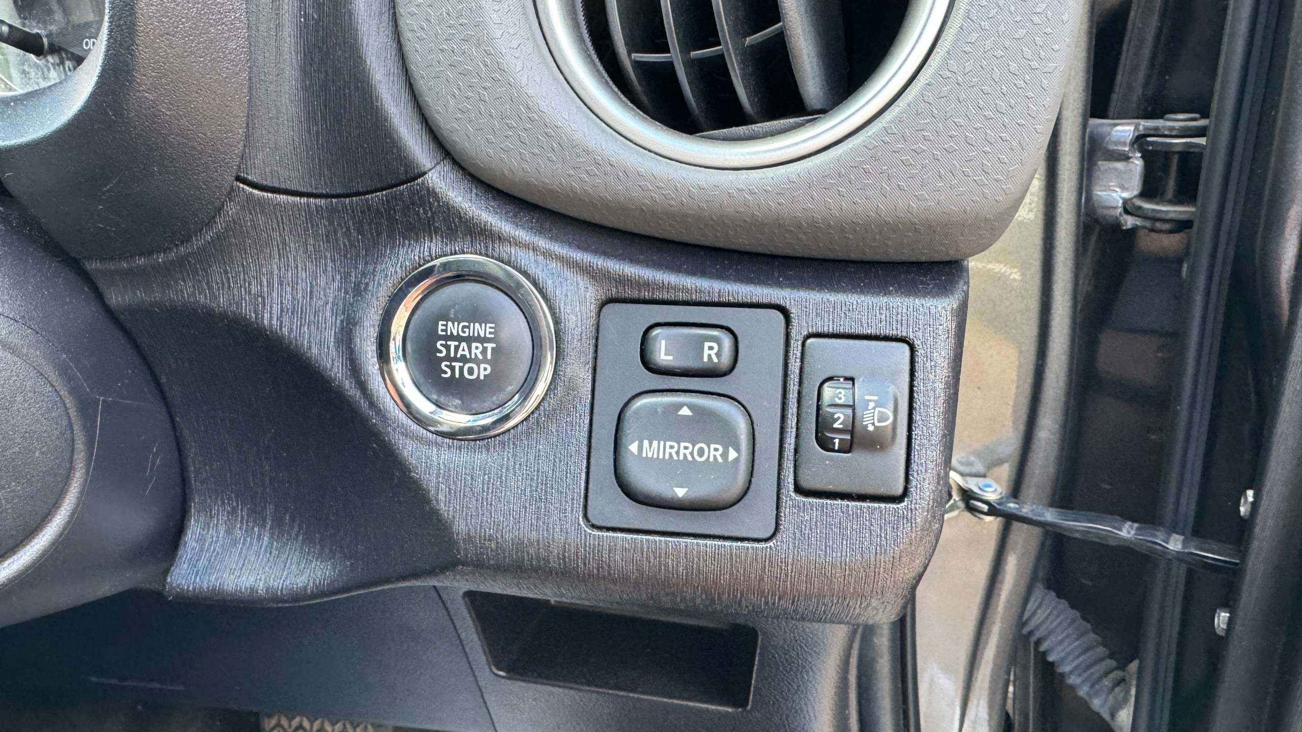 2014 TOYOTA YARIS 2014 TOYOTA YARIS