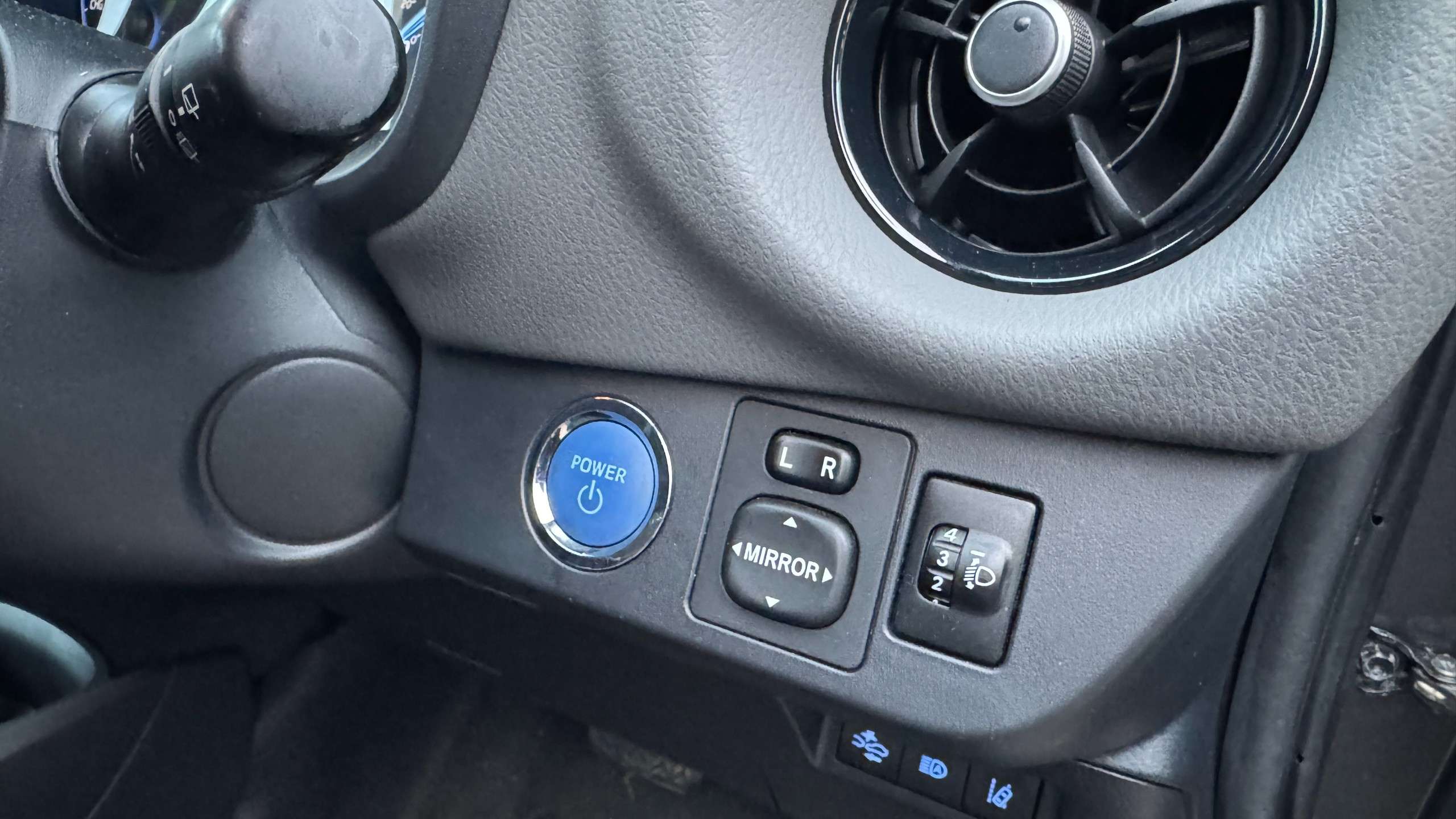 2019 TOYOTA YARIS 2019 TOYOTA YARIS