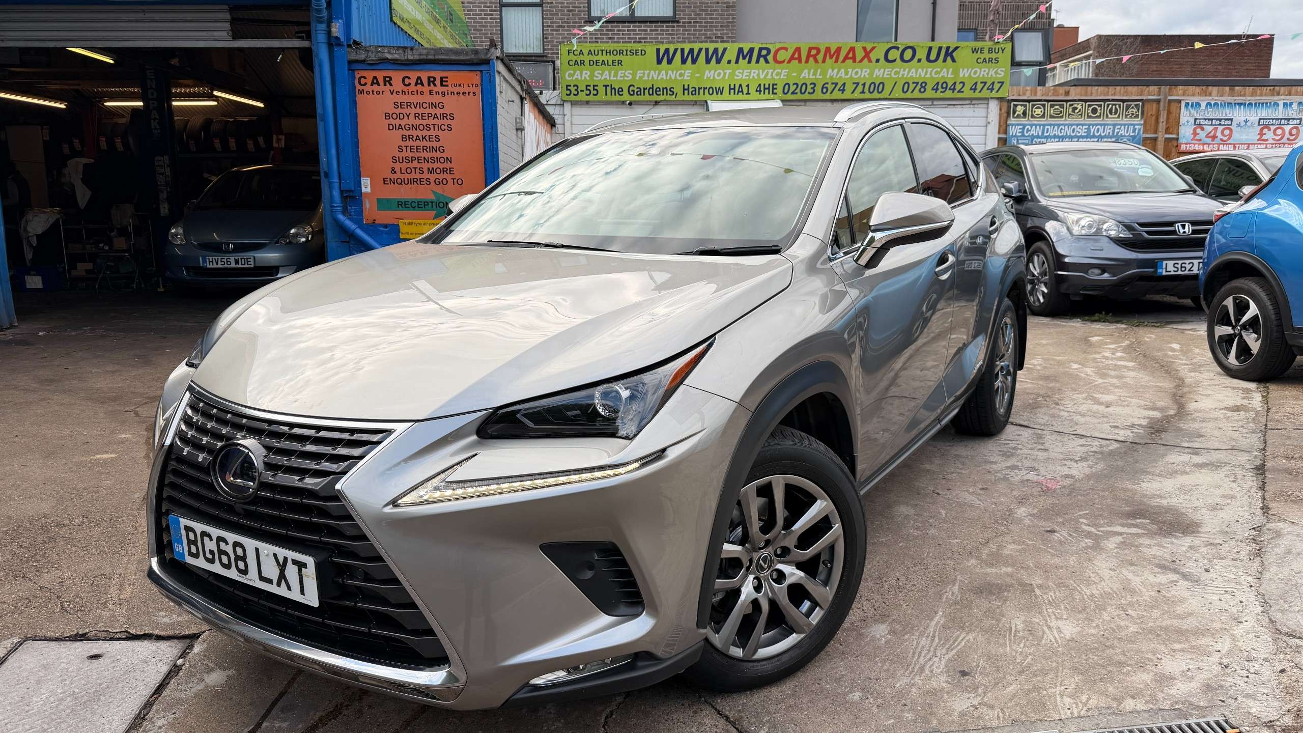 A 2018 LEXUS NX 2.5 300h Luxury SUV 5dr Petrol Hybrid E-CVT 4WD Euro 6 (s/s) (197 ps) A 2018 LEXUS NX 2.5 300h Luxury SUV 5dr Petrol Hybrid E-CVT 4WD Euro 6 (s/s) (197 ps)