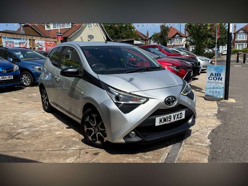 A 2019 TOYOTA AYGO 1.0 VVT-i x-trend Hatchback 5dr Petrol Manual Euro 6 (71 ps) A 2019 TOYOTA AYGO 1.0 VVT-i x-trend Hatchback 5dr Petrol Manual Euro 6 (71 ps)